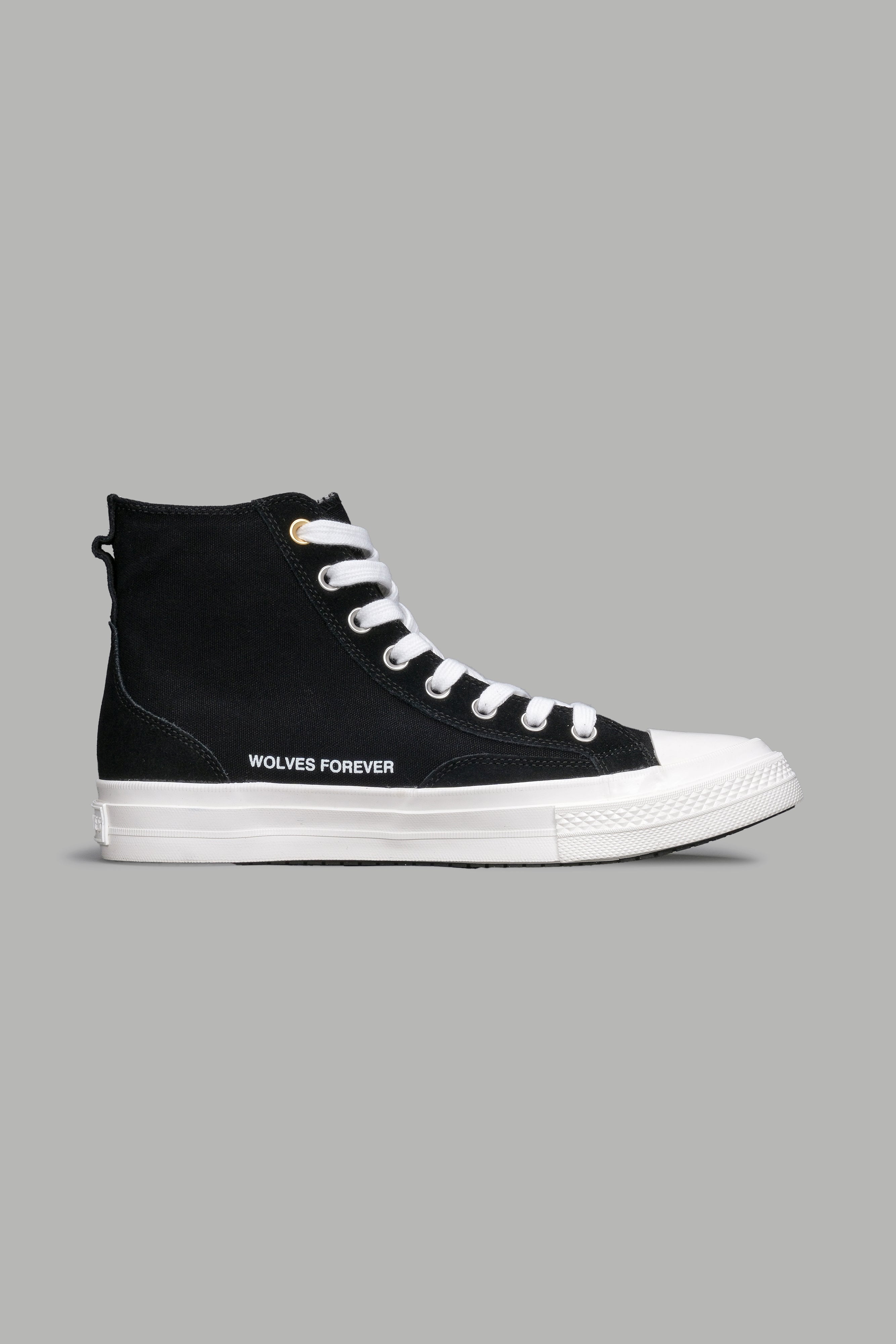 Wolves Forever Sueded Walk 1-DIOS High Top Shoe in Black — imagem 2