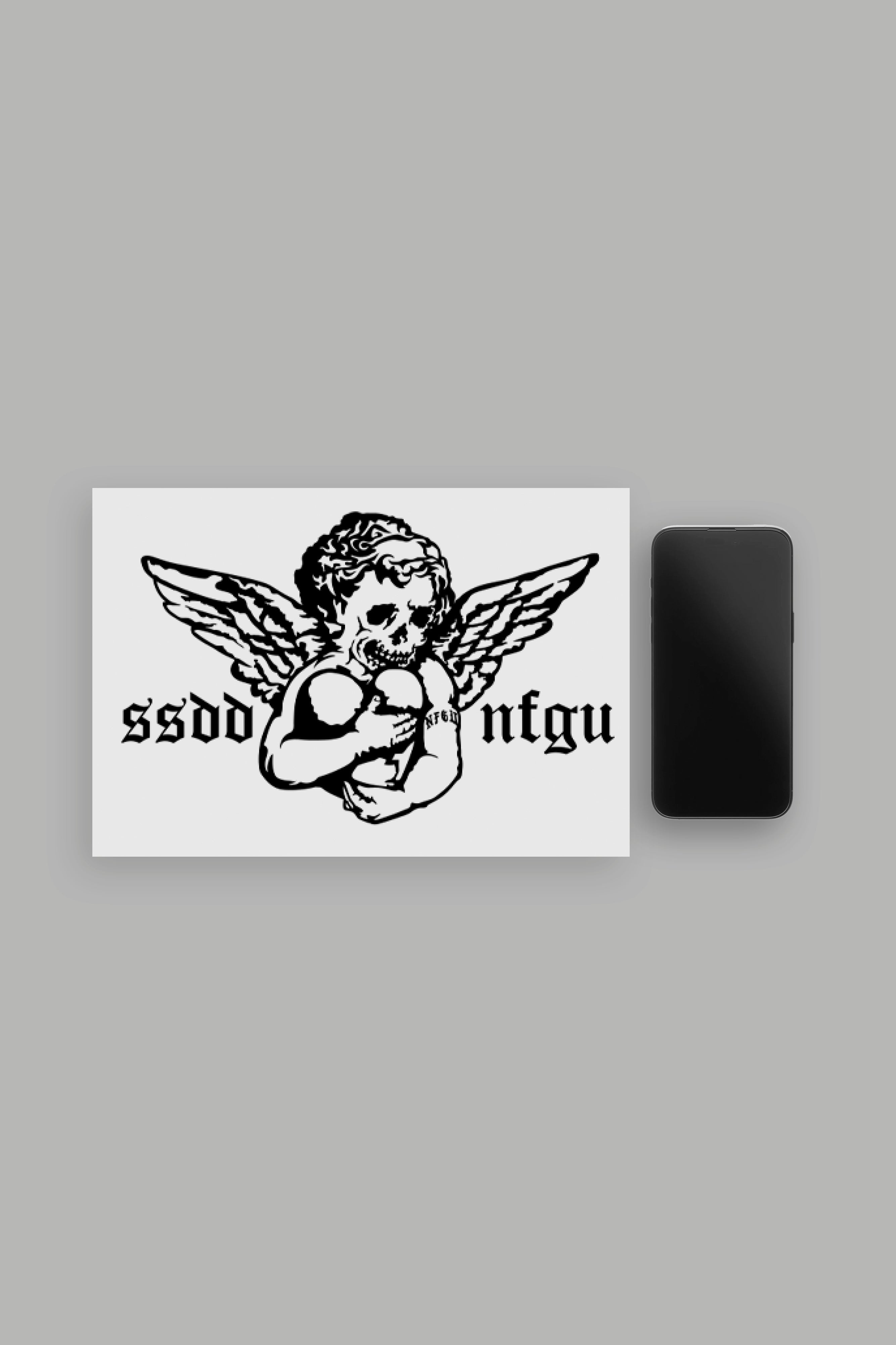 Shielded Heart Large Sticker in Black — imagem 2