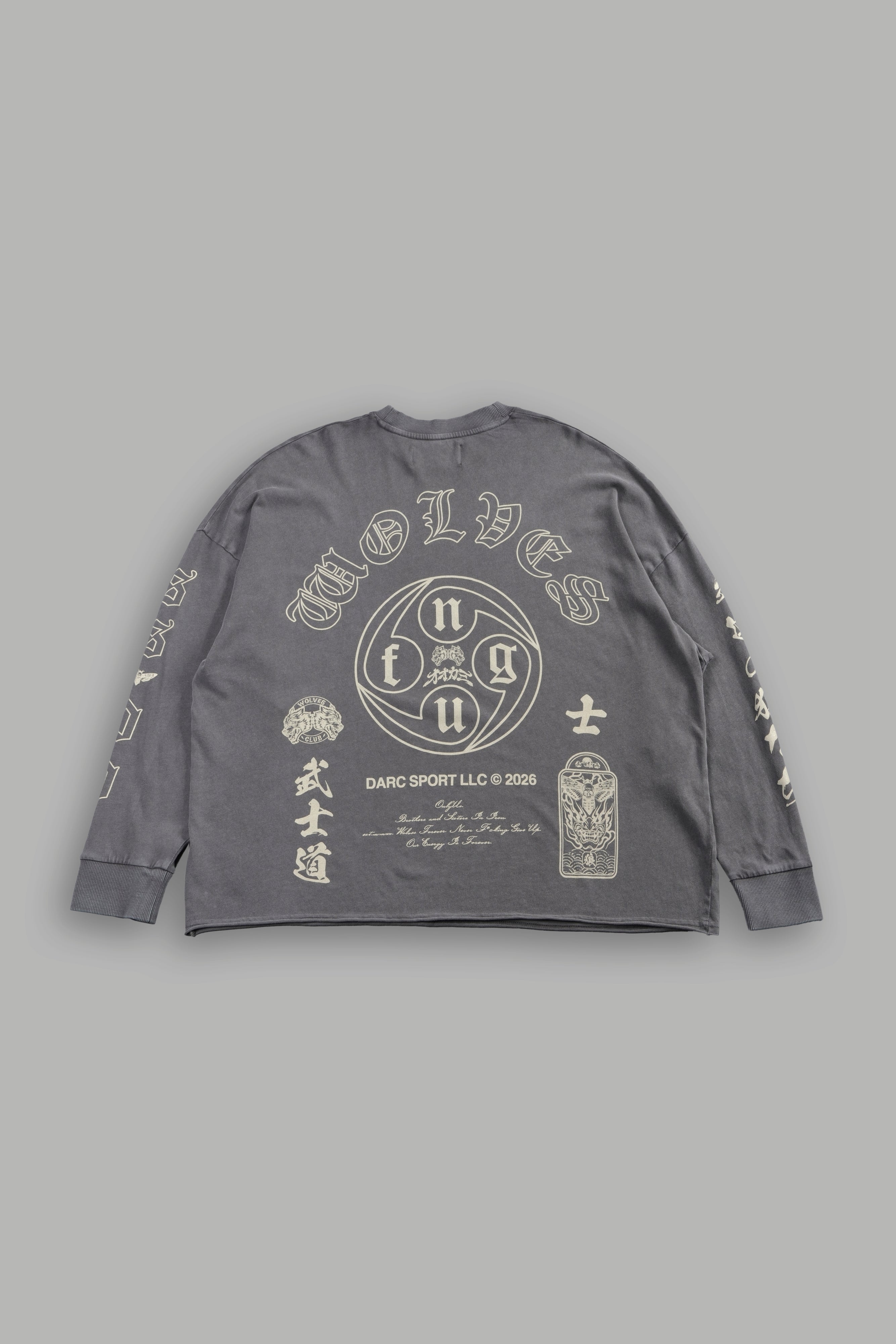 Kazoku Okami Premium Box Cut Ls Tee in Slate Gray — imagem 1