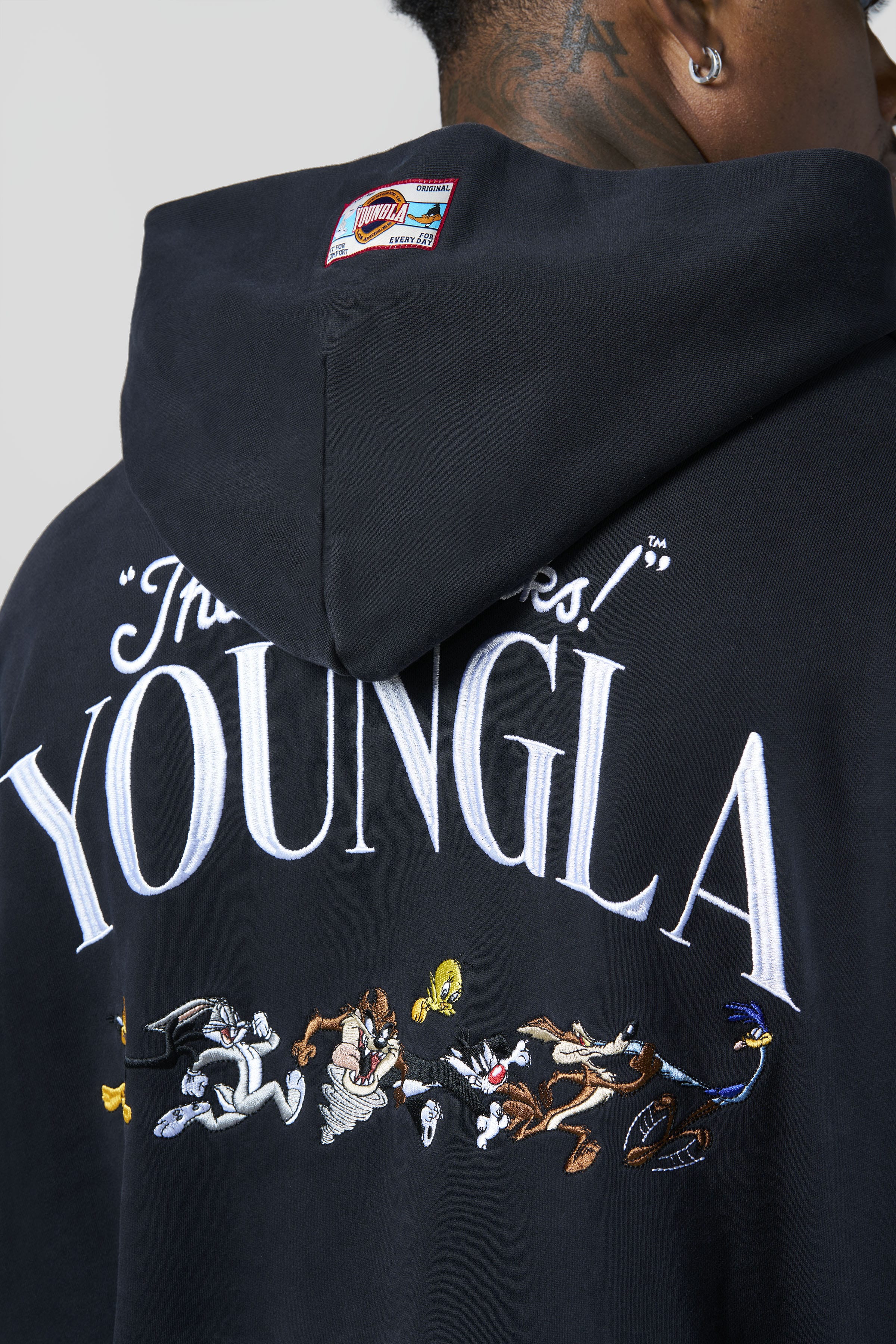 5114 - Looney Tunes Embroidered Hoodies — imagem 9