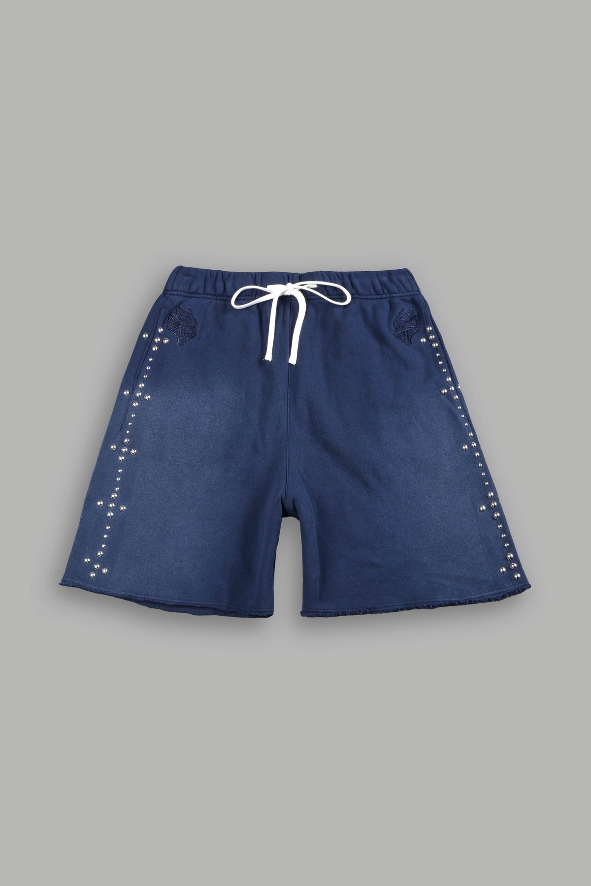 Wolves Heritage Raw Hem Oversized Post Lounge Sweat Shorts In Navy Sun Fade - imagem 1