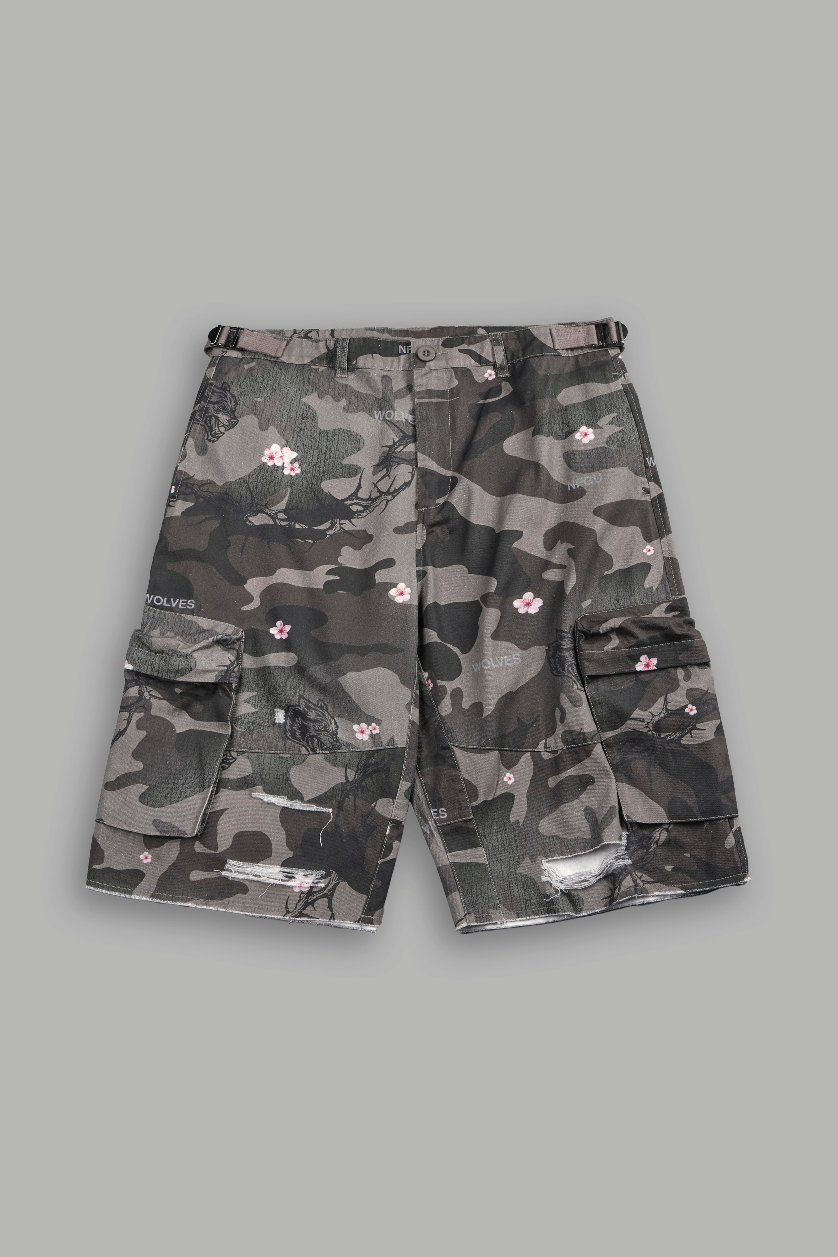 Wolf Pyramid Duke Cargo Shorts in Warrior In A Garden Green Camo — imagem 1