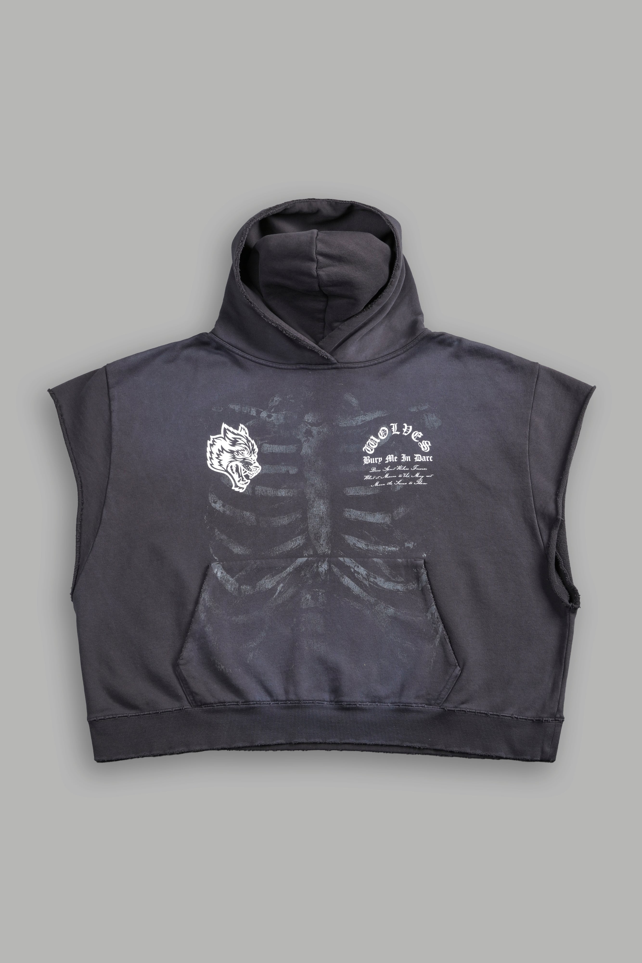 Bones Destroyed Grunge Gage Cap Sleeve Hoodie in Wolf Gray Drift Wash — imagem 1