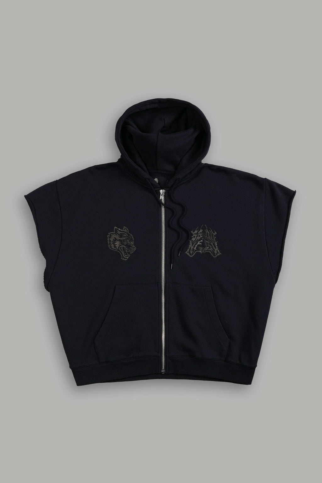 SSDDNFGU Moth Creed Cap Zip Hoodie in Black — imagem 1