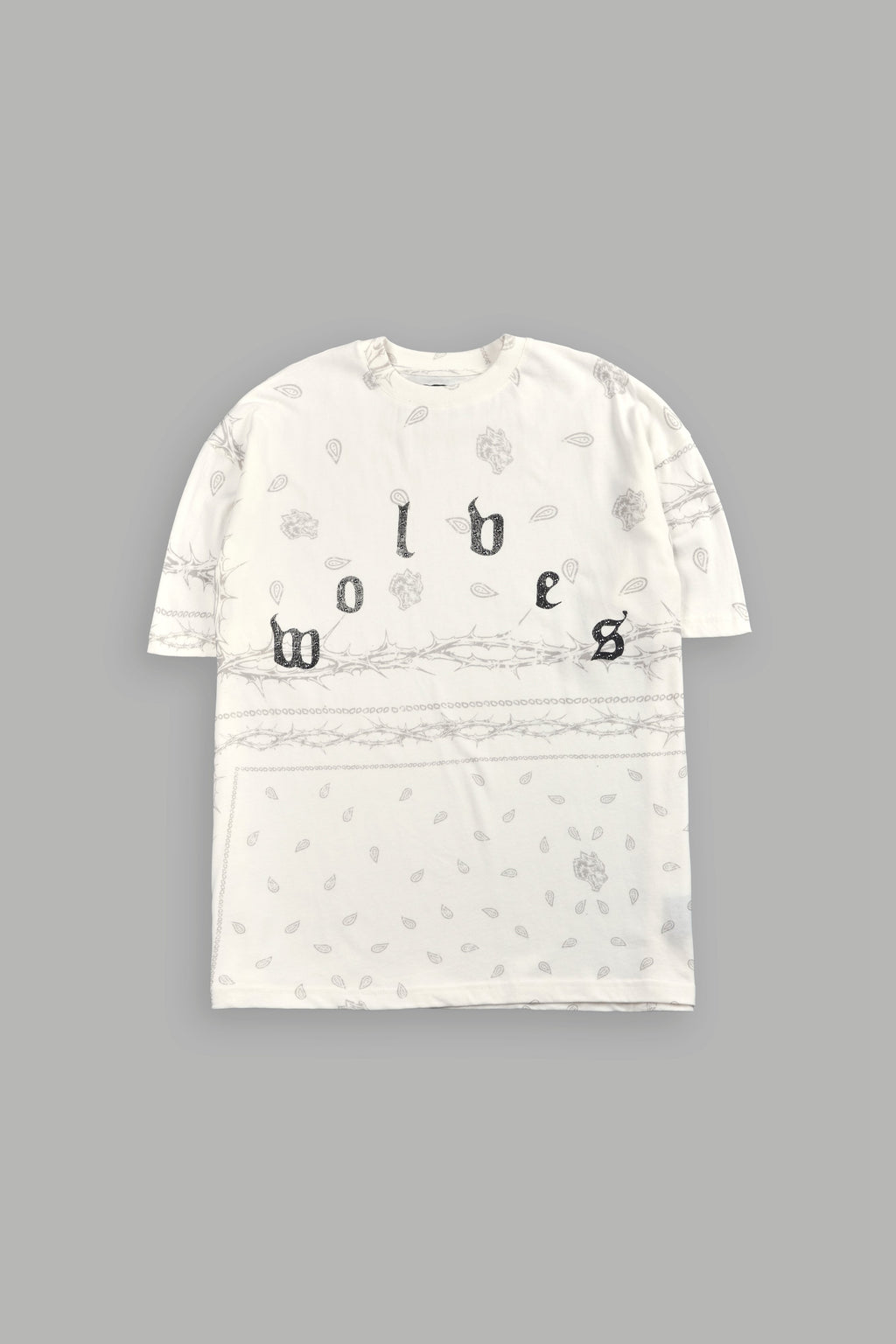 Studded Wolves Pyramid Premium Oversized Tee in Cream Thorn Paisley — imagem 1