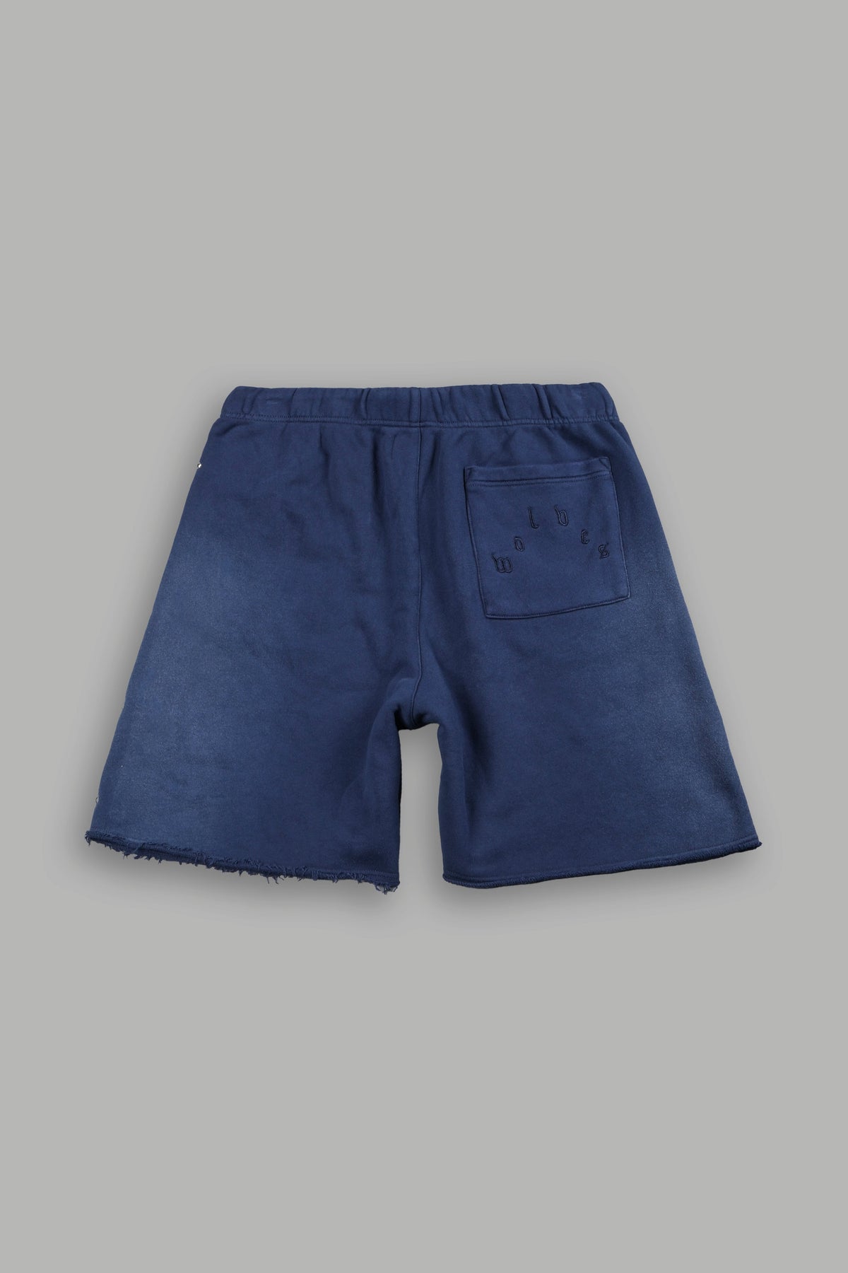 Wolves Heritage Raw Hem Oversized Post Lounge Sweat Shorts In Navy Sun Fade - imagem 3