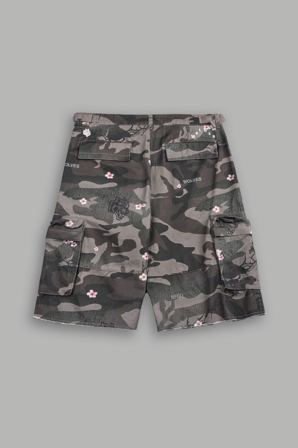 Wolf Pyramid Duke Cargo Shorts in Warrior In A Garden Green Camo — imagem 3
