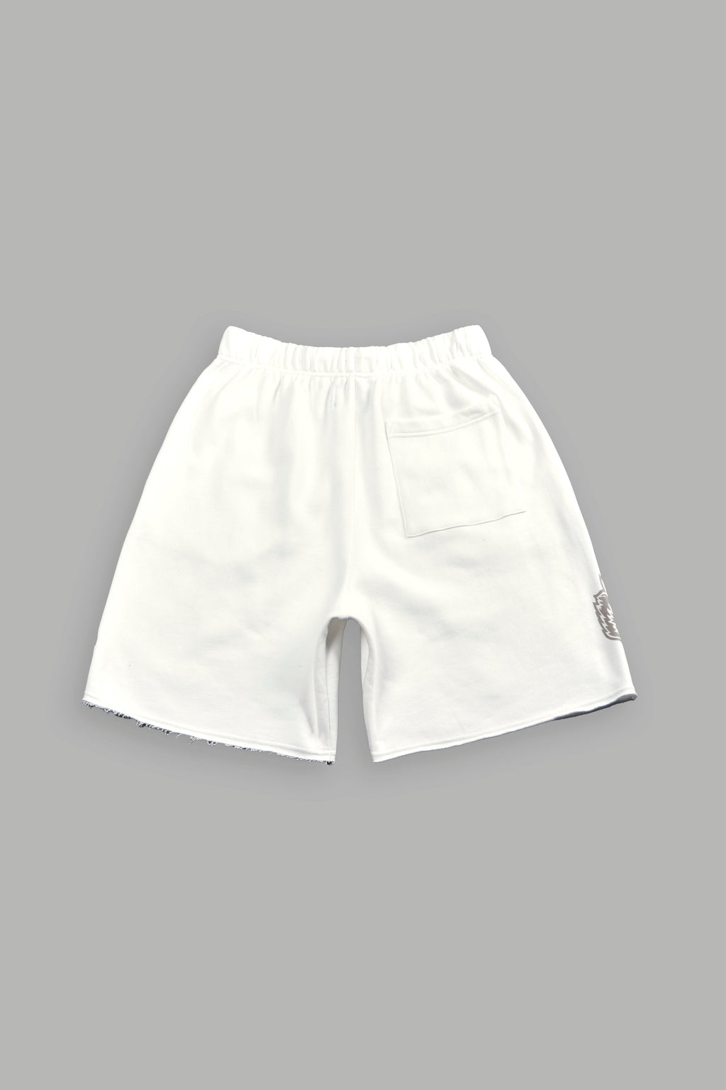 Loyalty Frvr Raw Hem Oversized Post Lounge Sweat Shorts in Cream — imagem 3