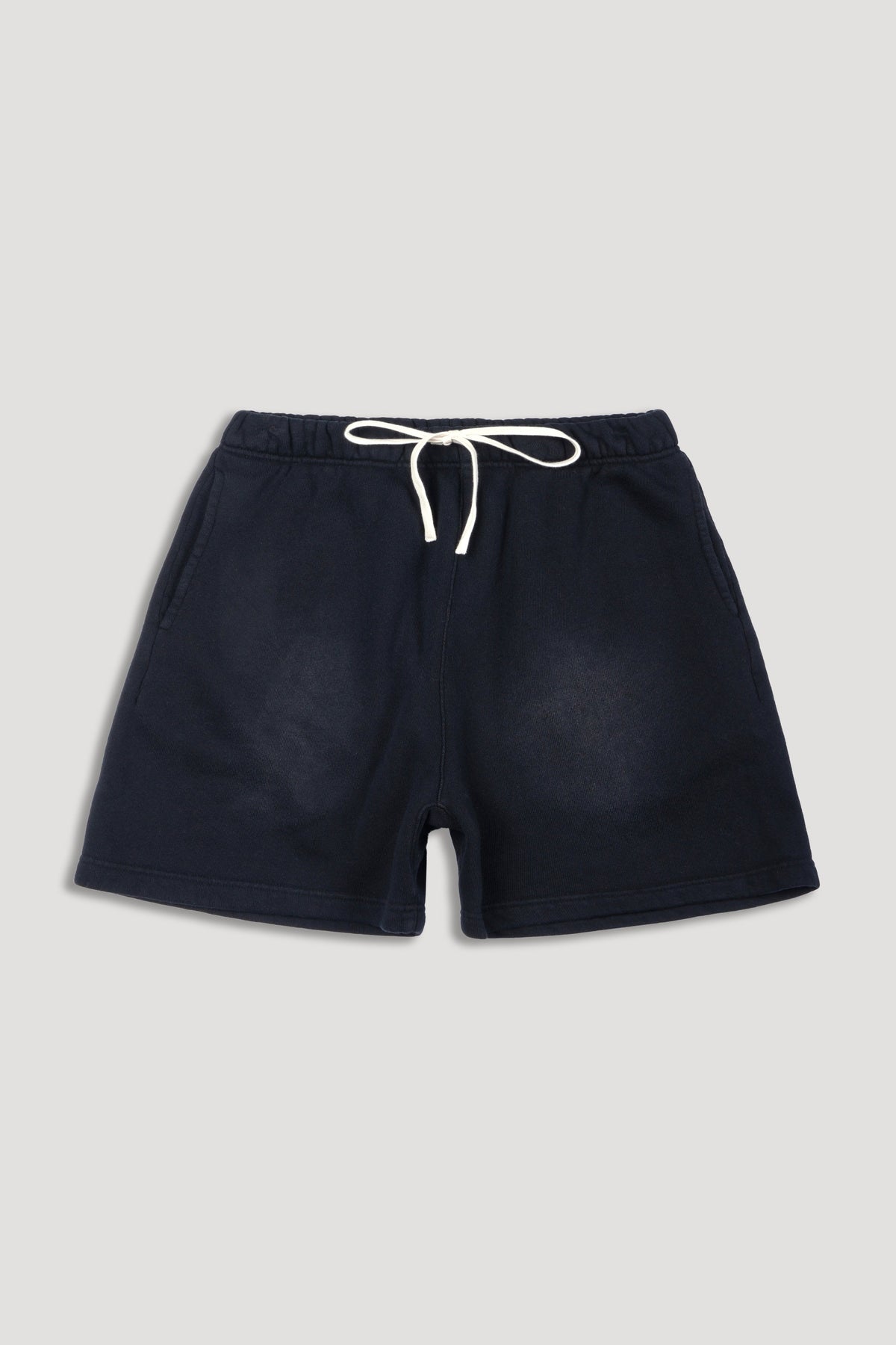 IYKYK Patched Oversized Sweat Short in Black Sun Fade — imagem 5