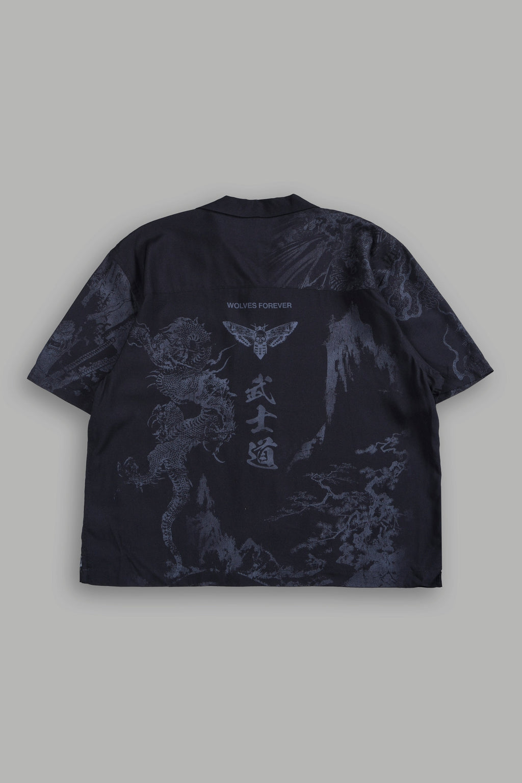 Ronin'S Lament Romero Mid Length Button Up in Black — imagem 3