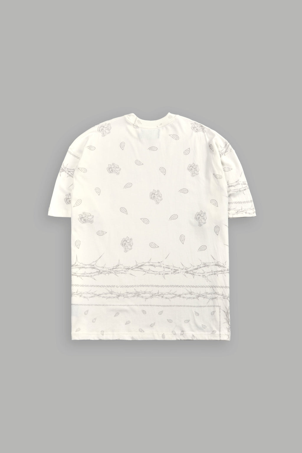 Studded Wolves Pyramid Premium Oversized Tee in Cream Thorn Paisley — imagem 3