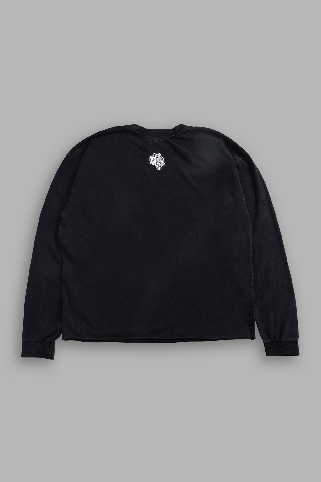 Ssddnfgu Bushido Grunge Mid Length Raw Hem Ls Tee in Black — imagem 3