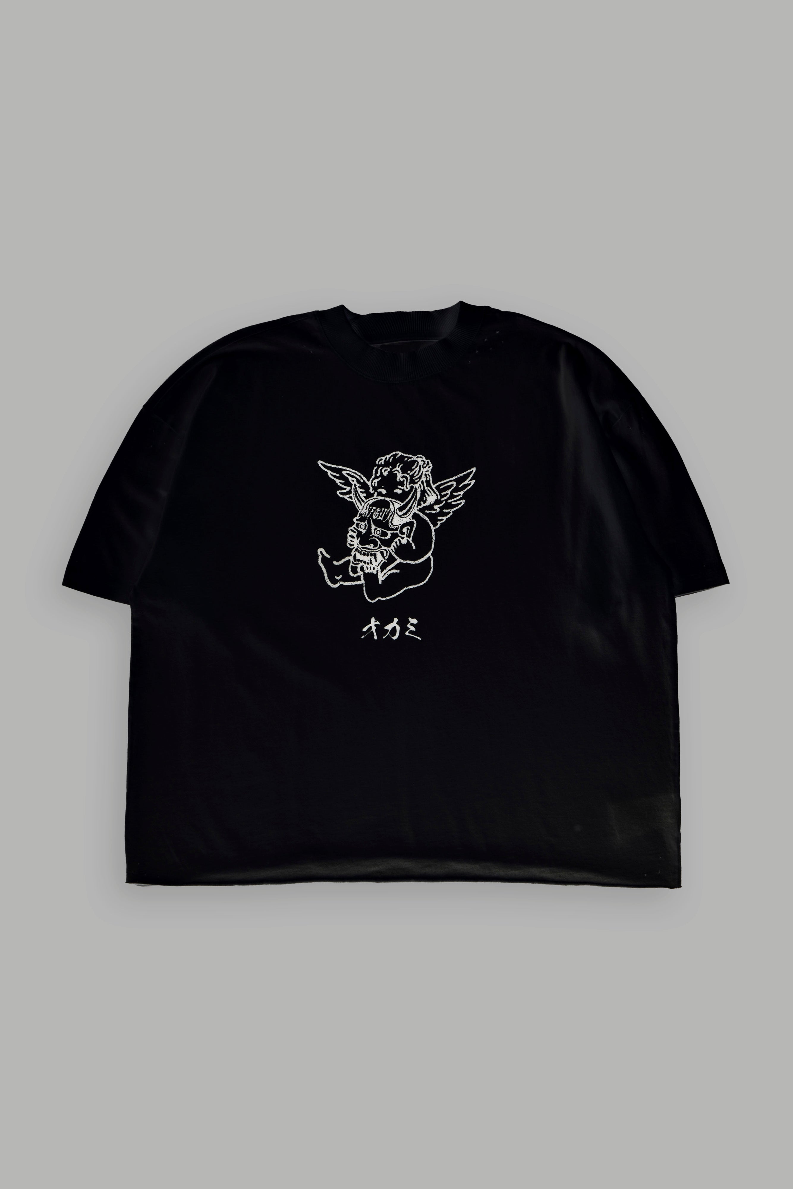 Oni Cherub Distressed Grunge Mid Length Raw Hem Tee in Black — imagem 1