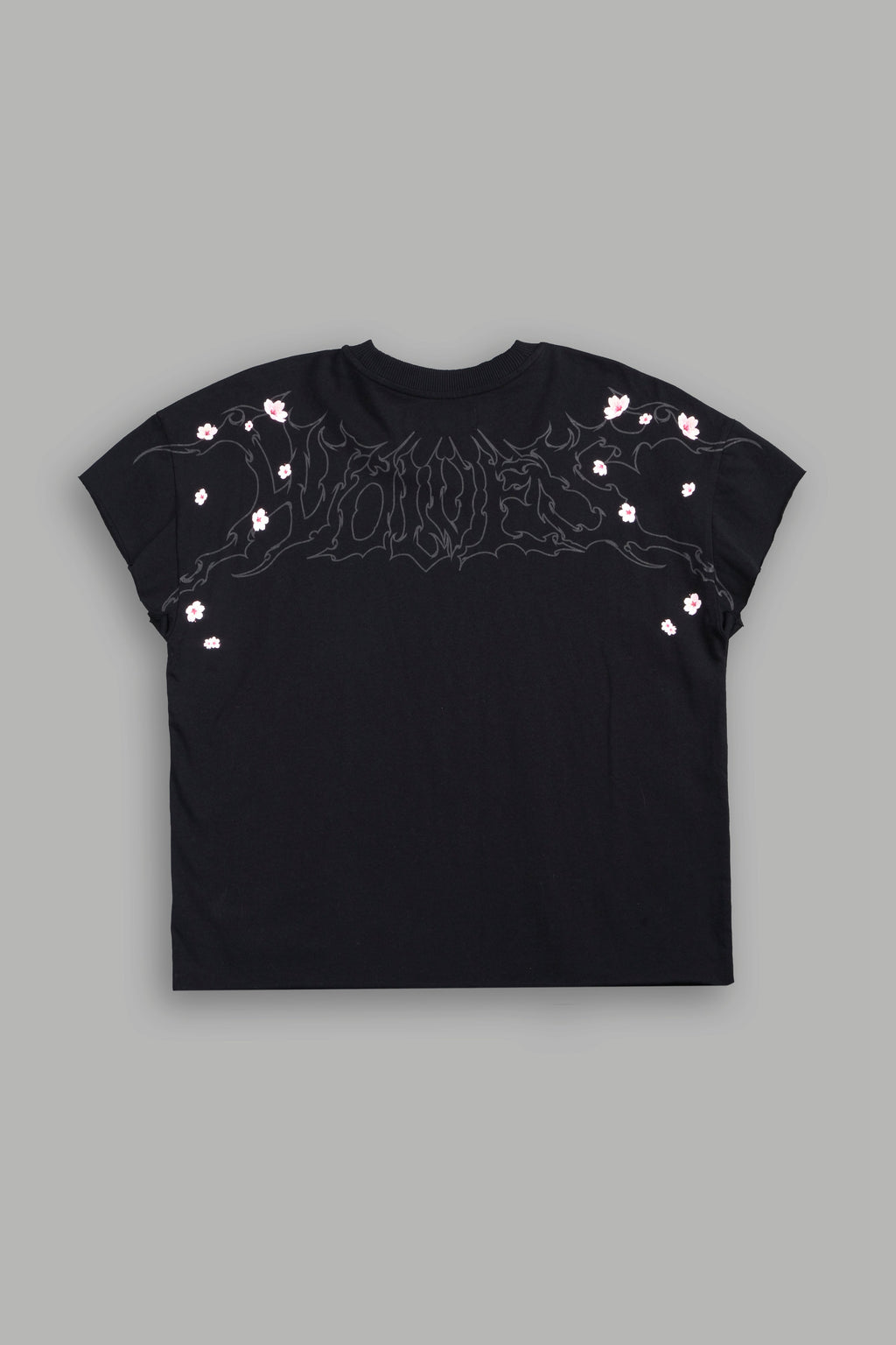 Sakura Hesh Grunge Mid Length Raw Hem Cap Sleeve Tee In Black — imagem 6