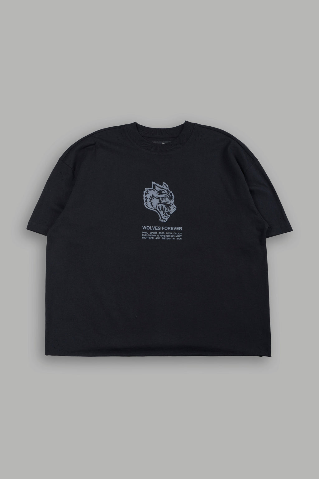 Wolves Have Your Back Distressed Grunge Mid Length Raw Hem Tee In Black - imagem 3