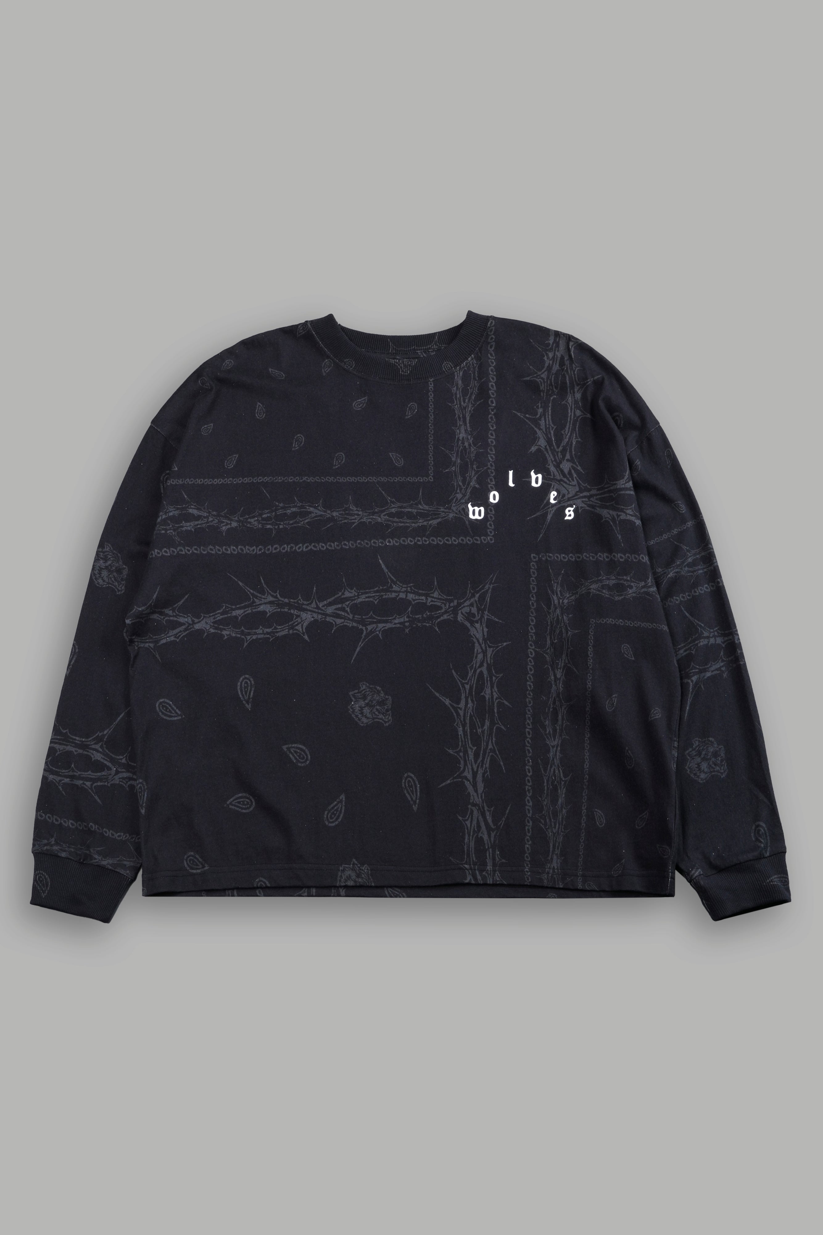 Wolves Pyramid Grunge "Box Cut" L/S Tee in Black Thorn Paisley — imagem 1