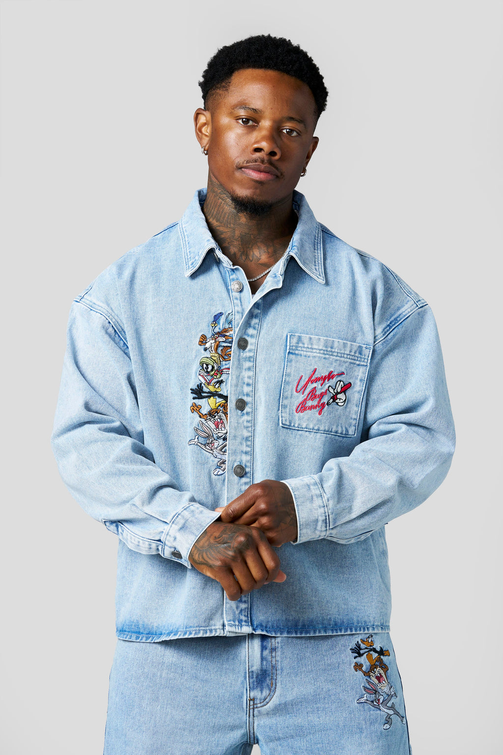 8112 - Looney Tunes Denim Shirt — imagem 8