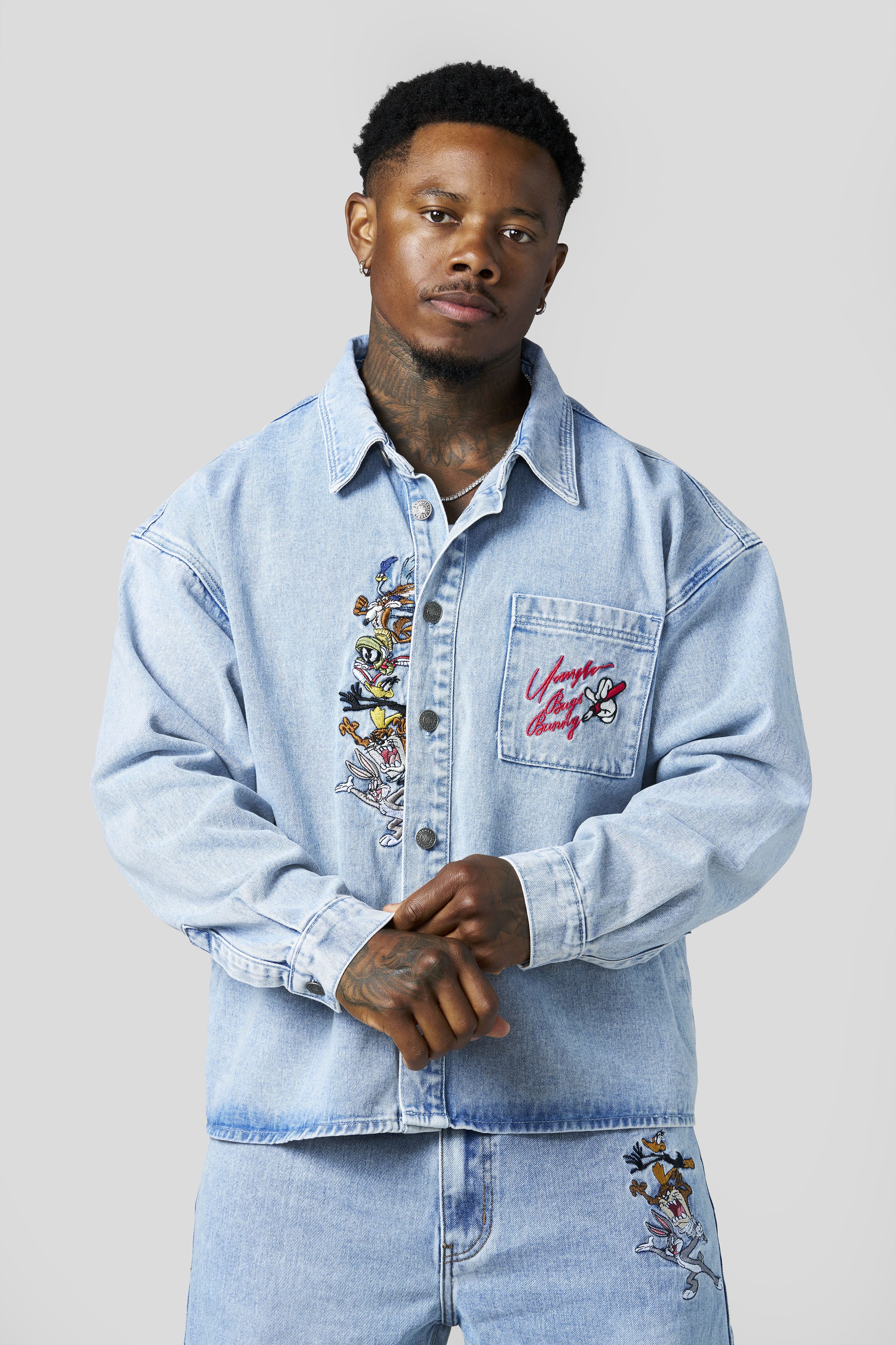 8112 - Looney Tunes Denim Shirt — imagem 8