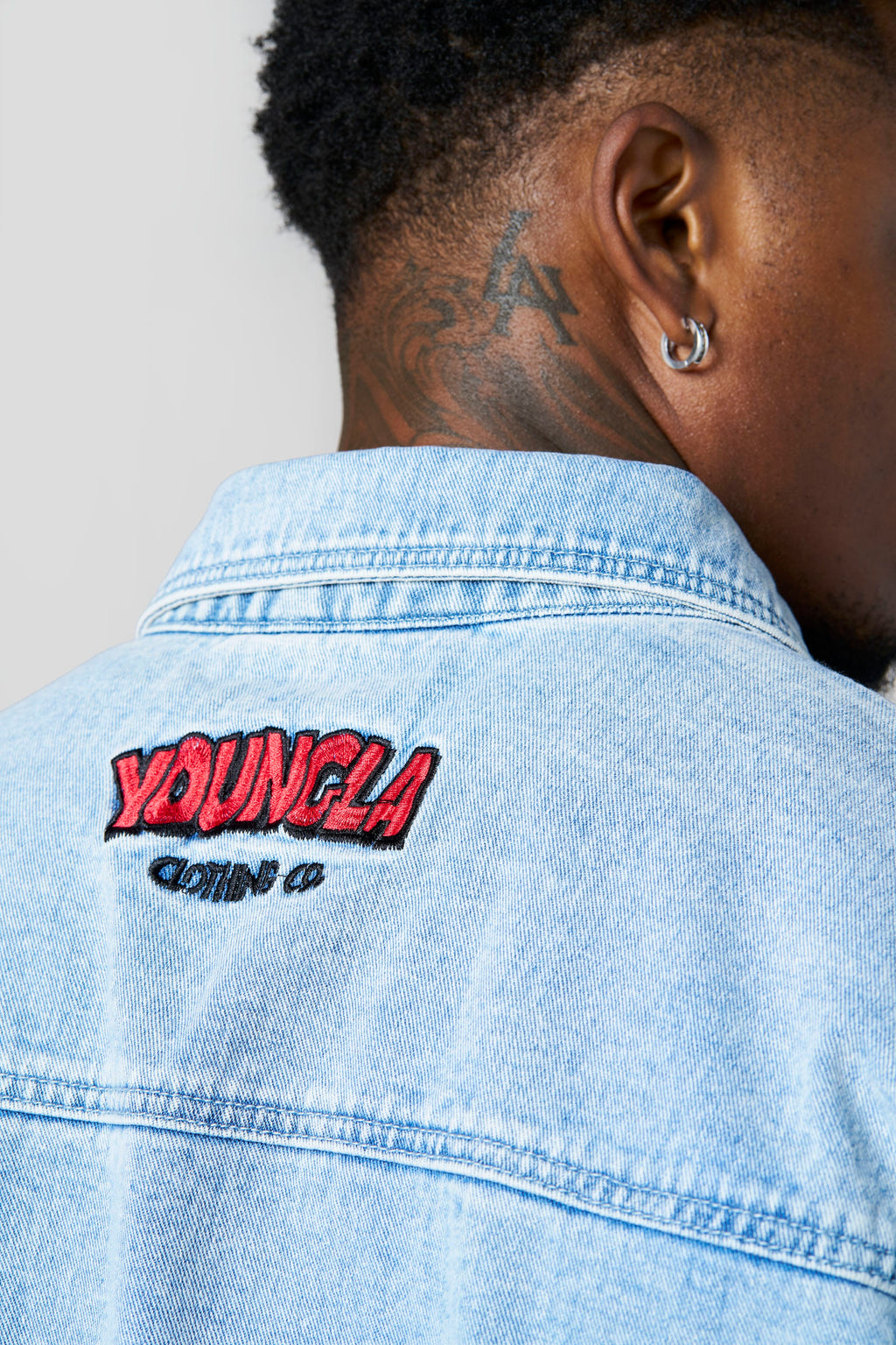 8112 - Looney Tunes Denim Shirt — imagem 7