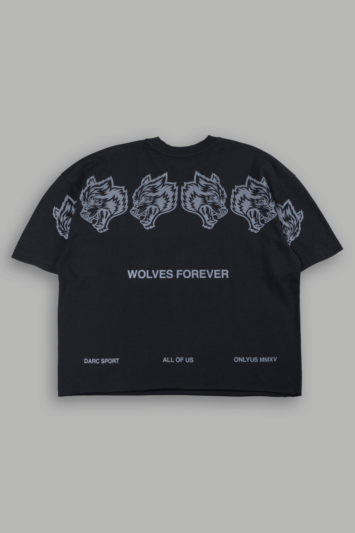 Wolves Have Your Back Distressed Grunge Mid Length Raw Hem Tee In Black - imagem 1