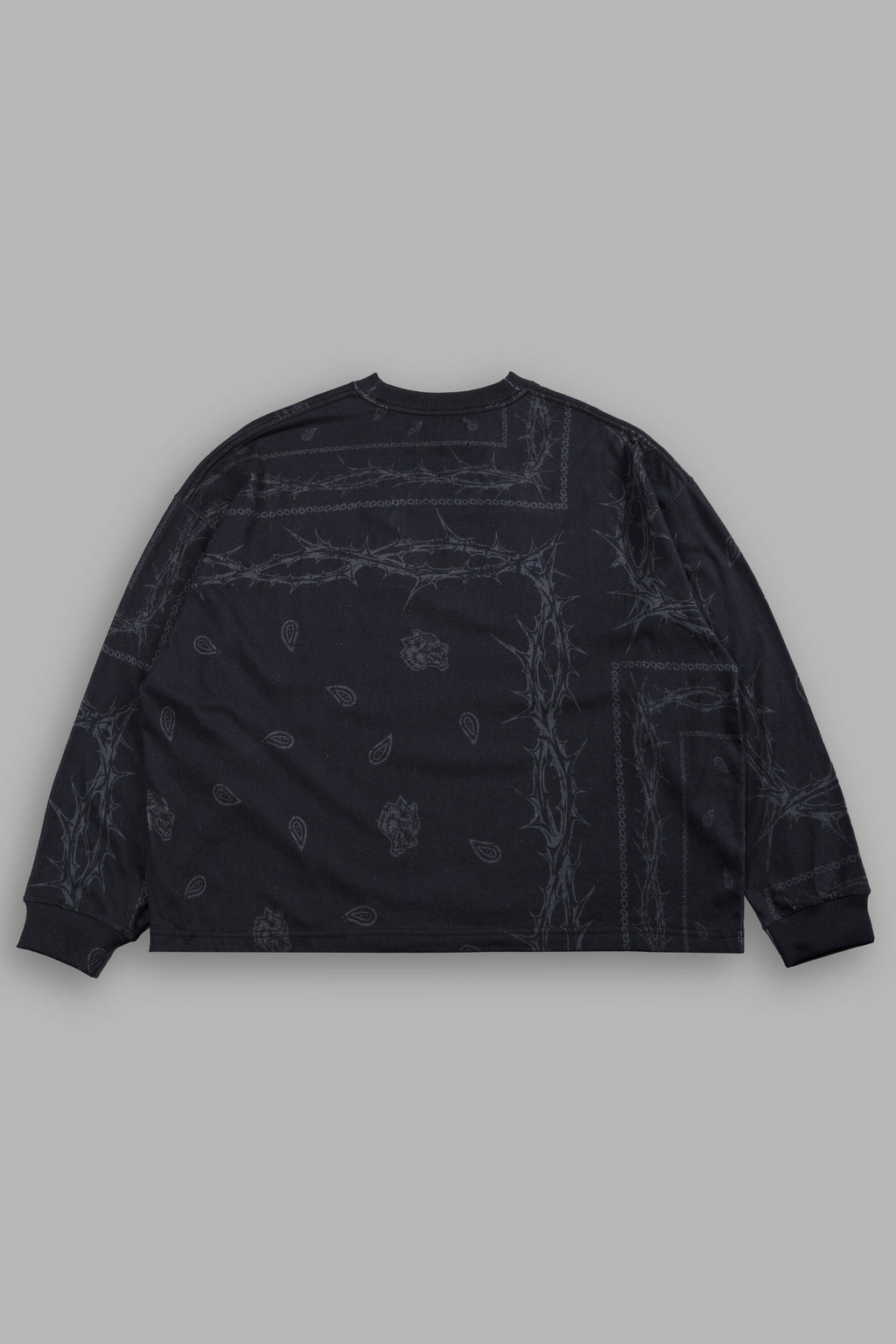 Wolves Pyramid Grunge "Box Cut" L/S Tee in Black Thorn Paisley — imagem 3