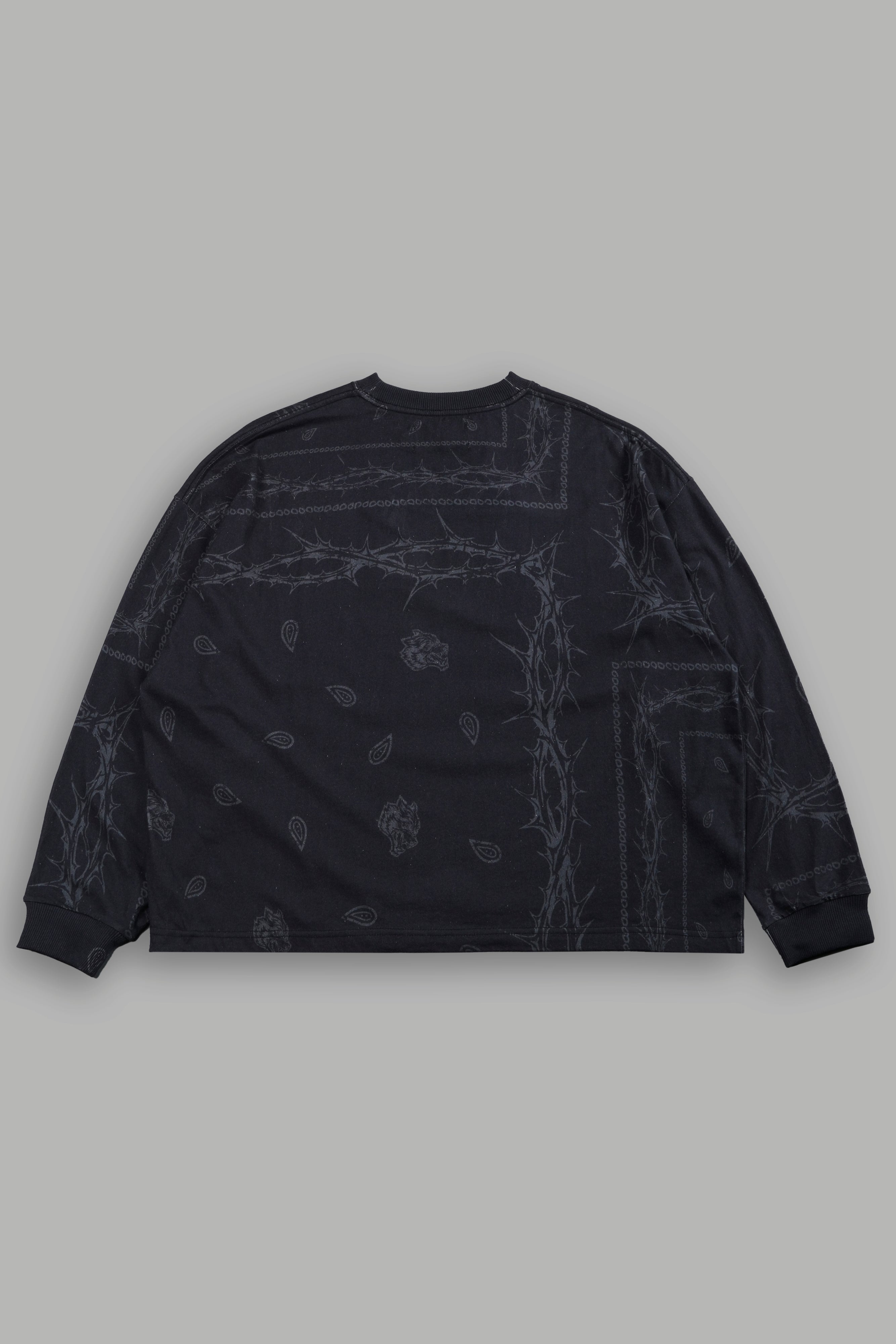 Wolves Pyramid Grunge "Box Cut" L/S Tee in Black Thorn Paisley — imagem 3