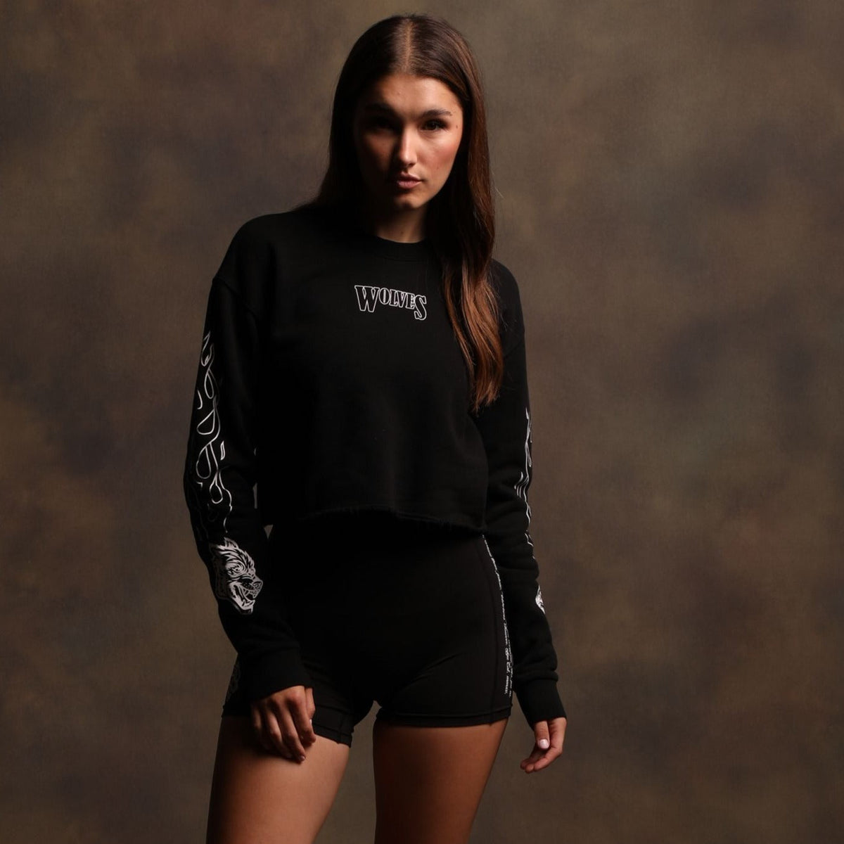 Eternal Flame Raglan (Cropped) Crewneck in Black - imagem 2