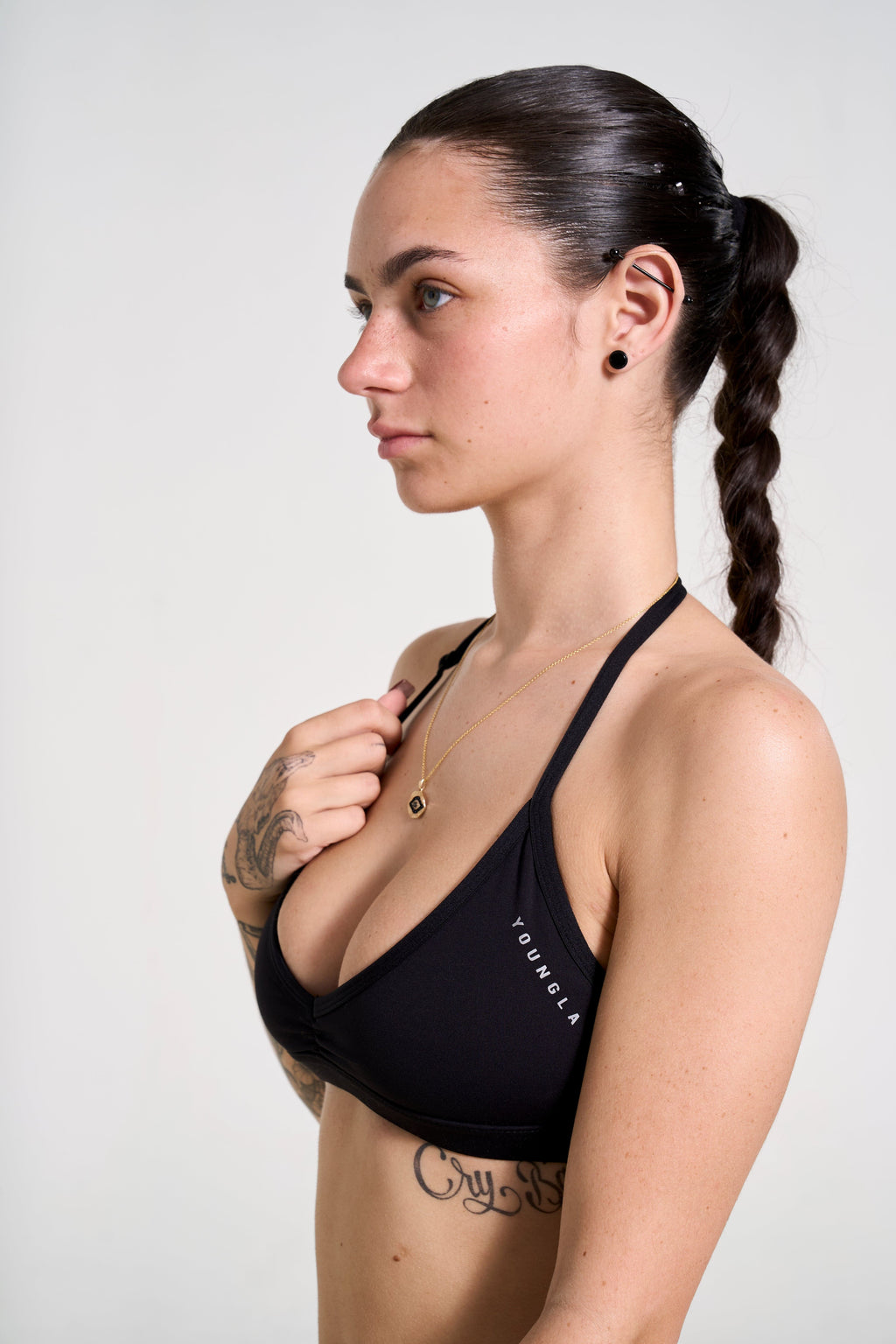 W335 URBAN V-NECK BRA Fall 24' — imagem 4