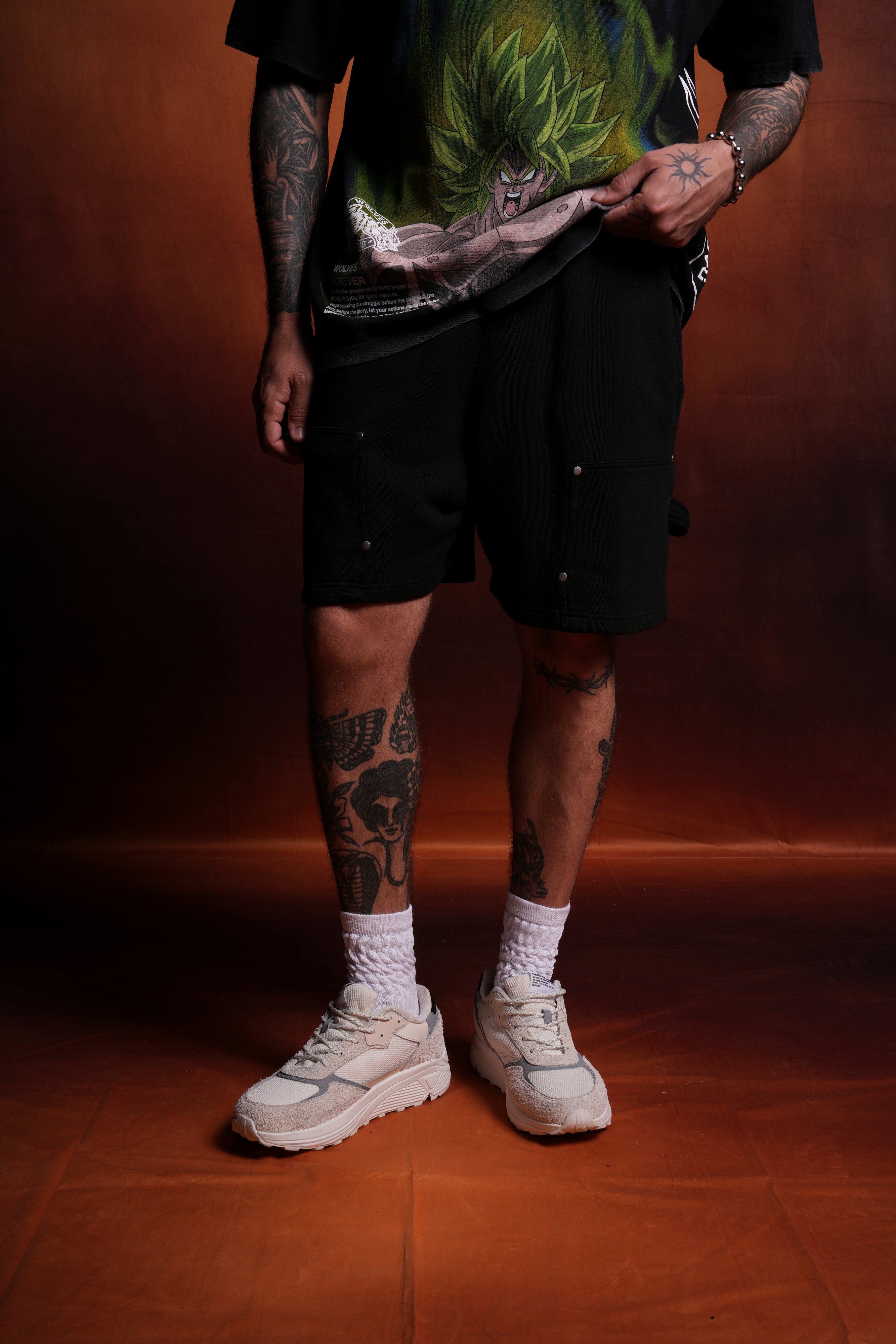 NFGU Forever Rivet Fleece Shorts in Black — imagem 3
