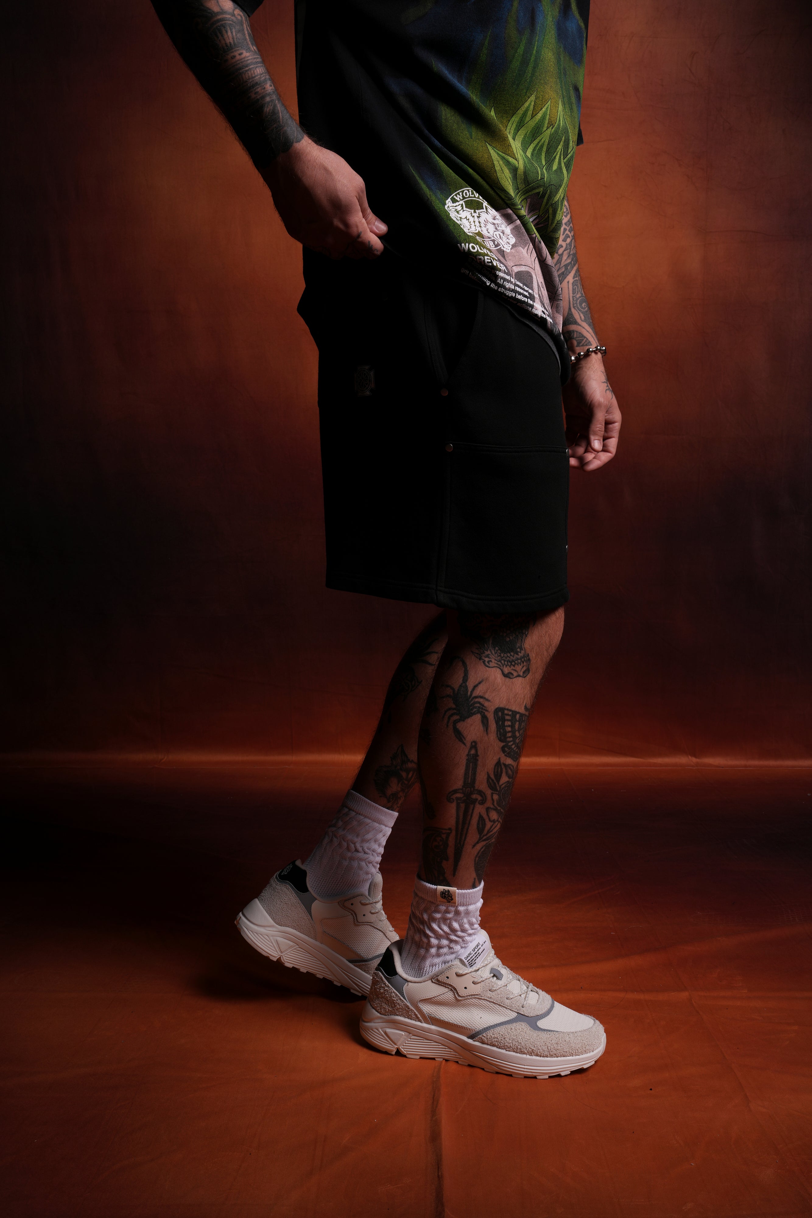 NFGU Forever Rivet Fleece Shorts in Black — imagem 8