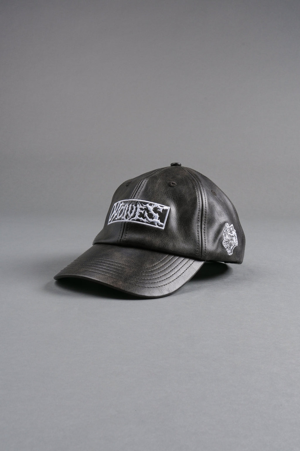 Midnight Wolves Faux Leather Dad Hat in Black — imagem 11