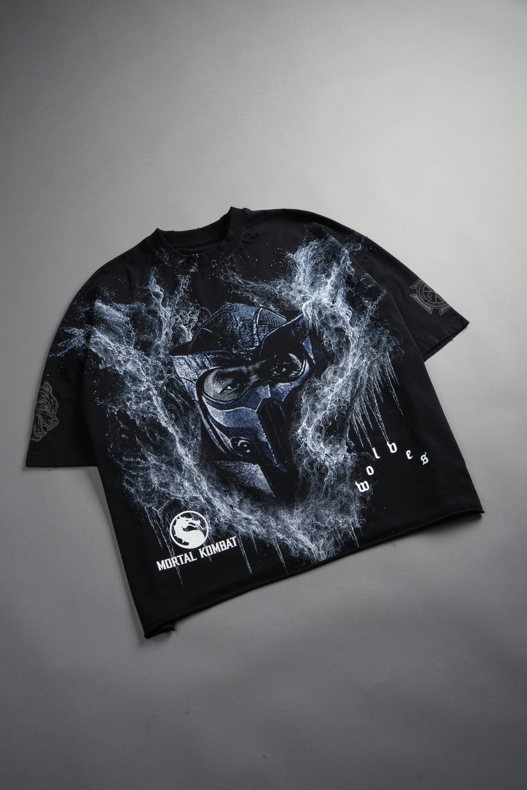 Sub-Zero Distressed Grunge Box Cut Tee V2 in Black — imagem 9