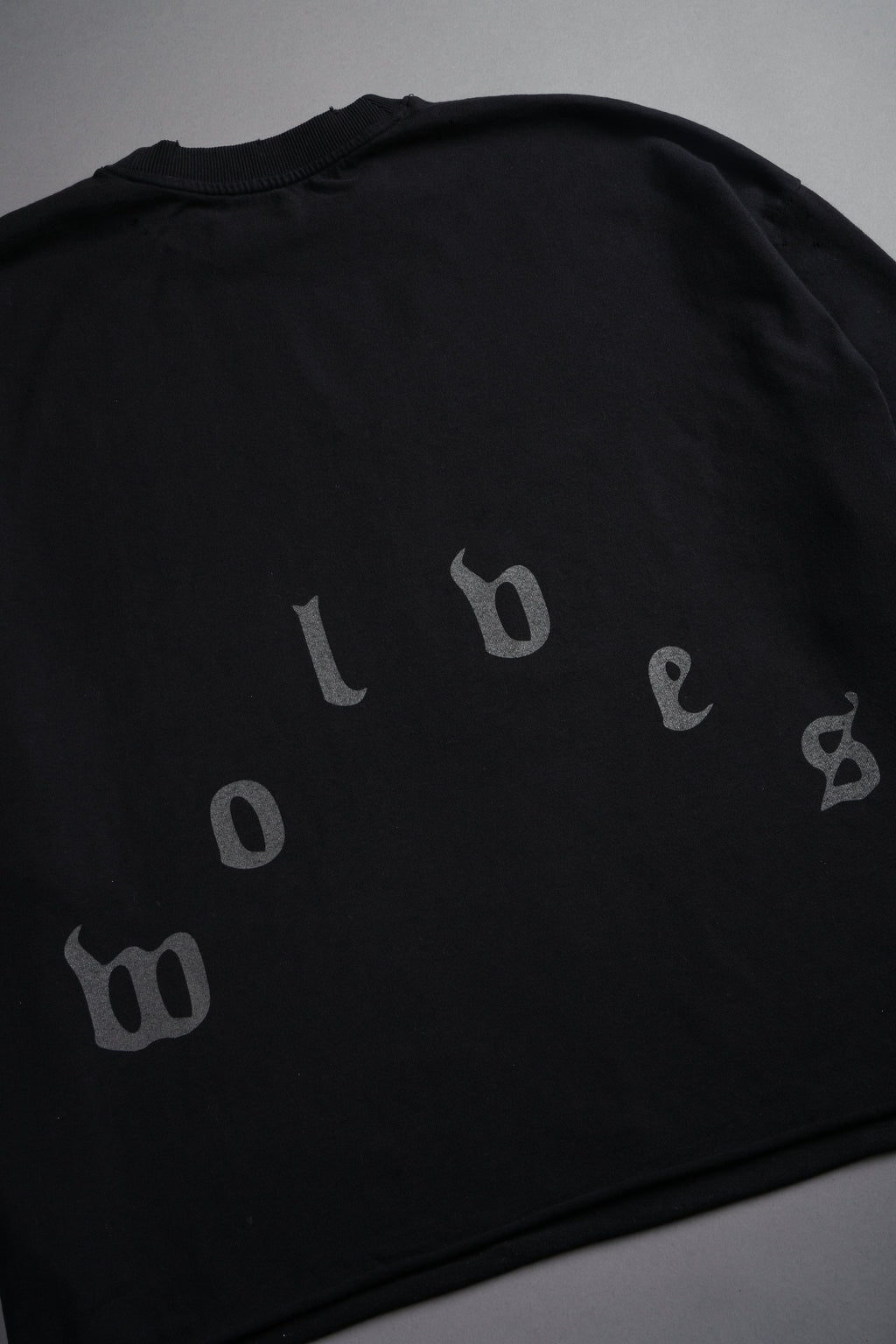 Sub-Zero Distressed Grunge Box Cut Tee V2 in Black — imagem 15