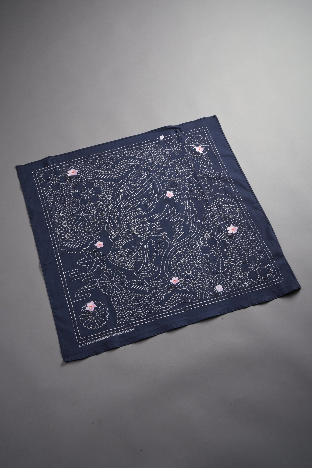 Sashiko Waves Bandana in Royal Navy — imagem 2