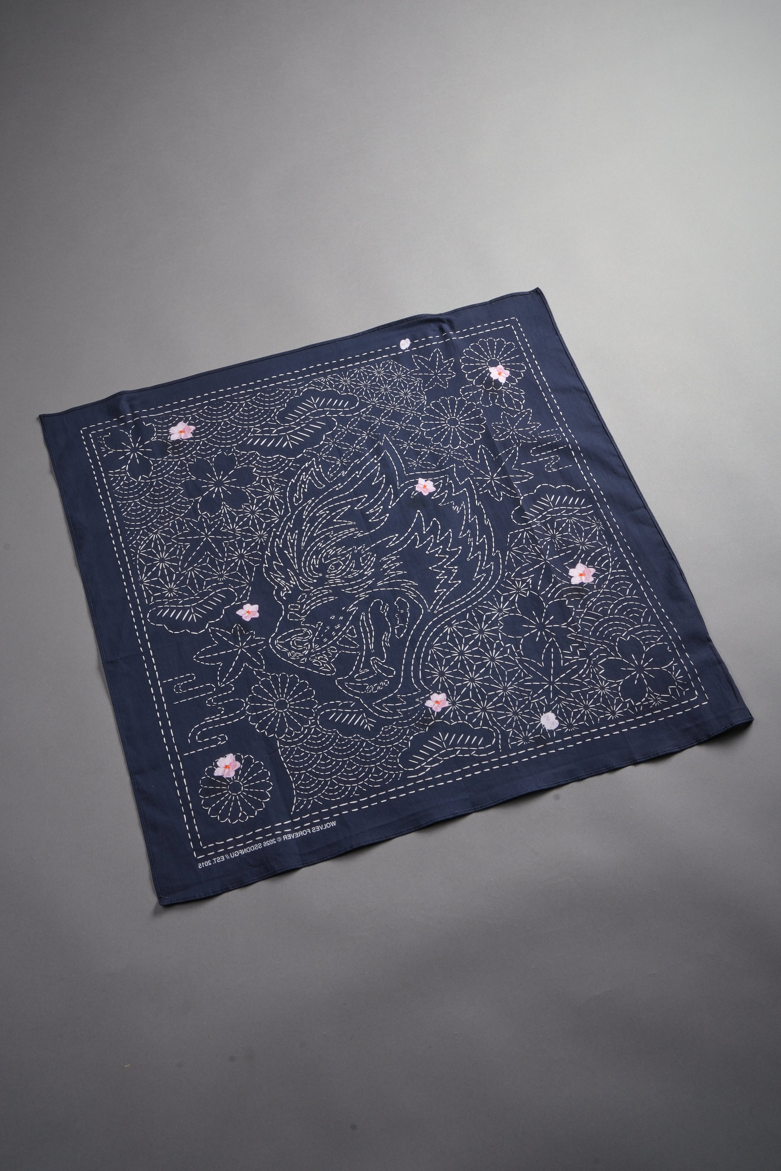 Sashiko Waves Bandana in Royal Navy — imagem 2