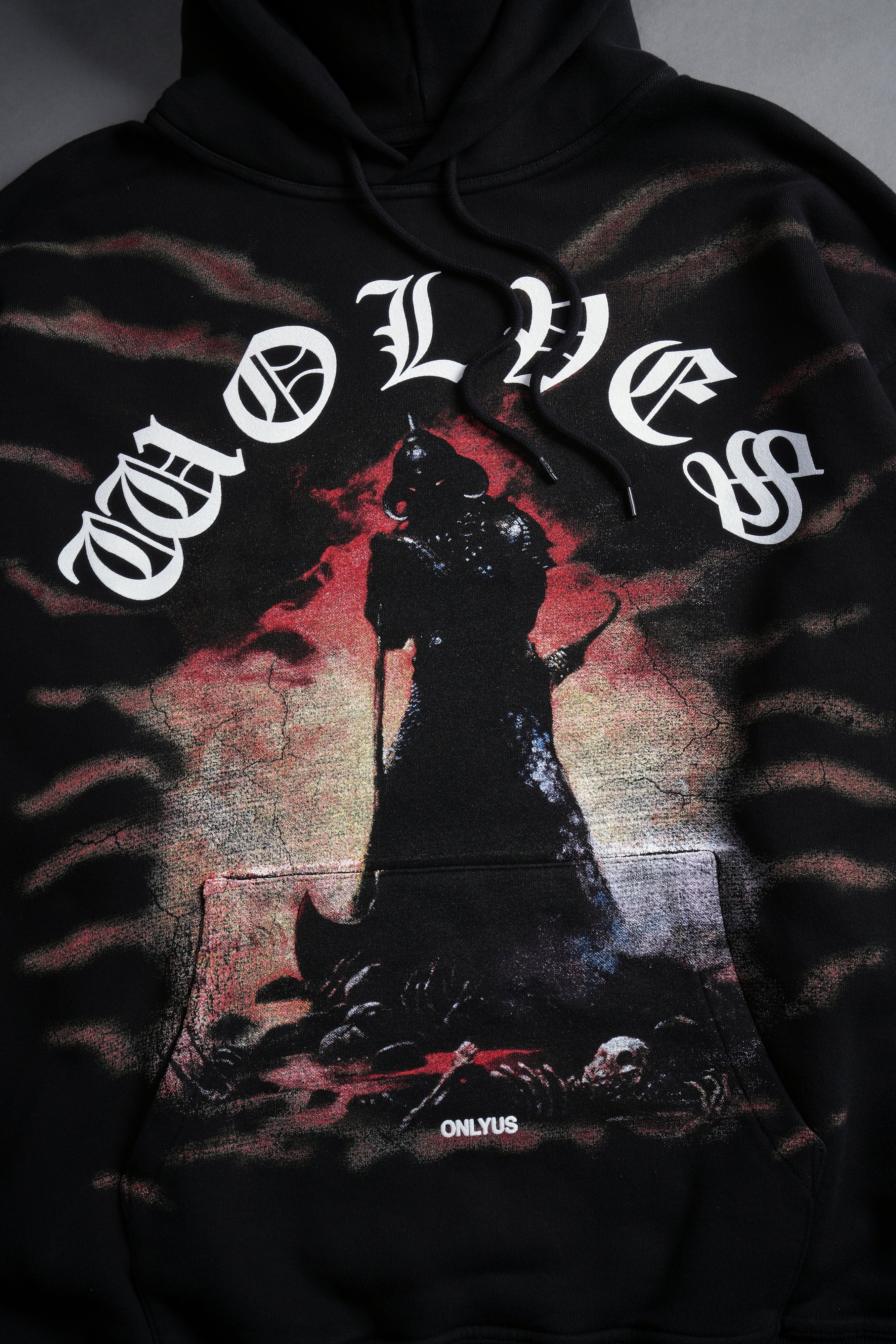 Conquer "Bishop" Hoodie in Black — imagem 3