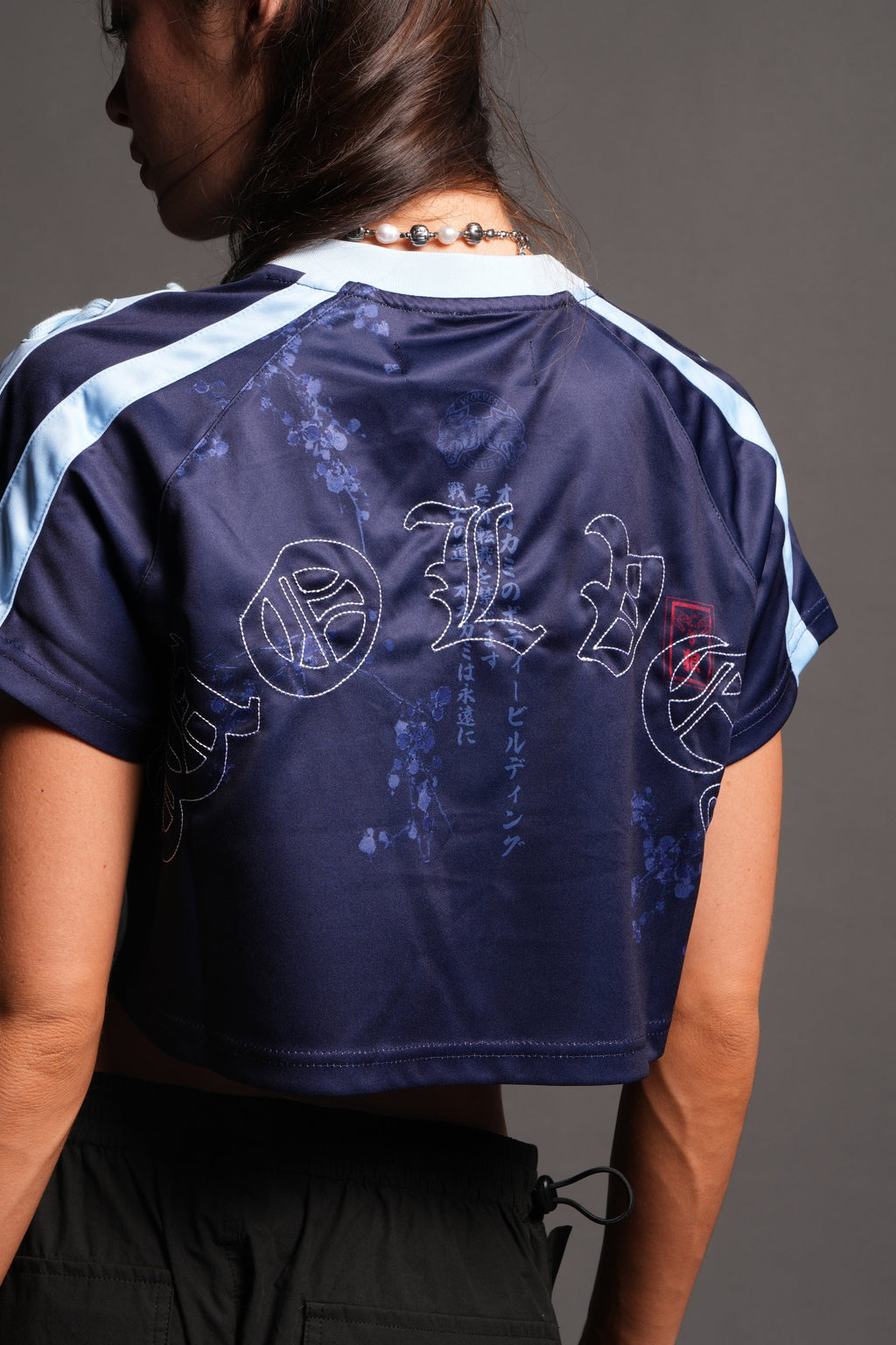 She Wave She Laced Crop Jersey Top in La Blue — imagem 4