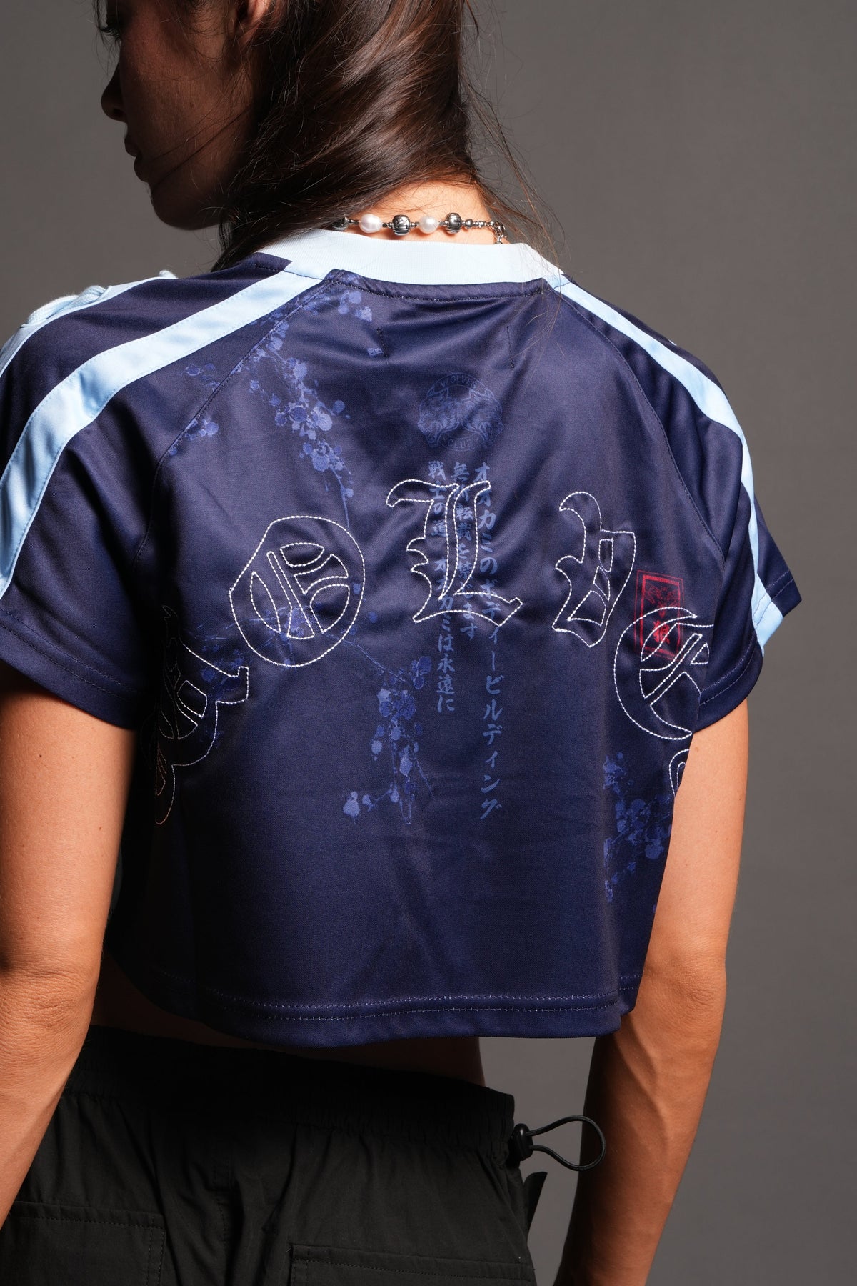 She Wave She Laced Crop Jersey Top in La Blue — imagem 4