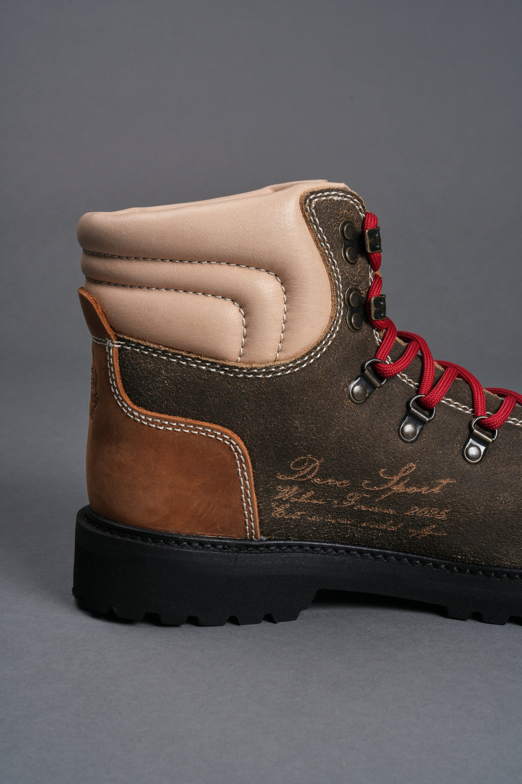 Von Wolf Boots in Brown/Tan — imagem 5