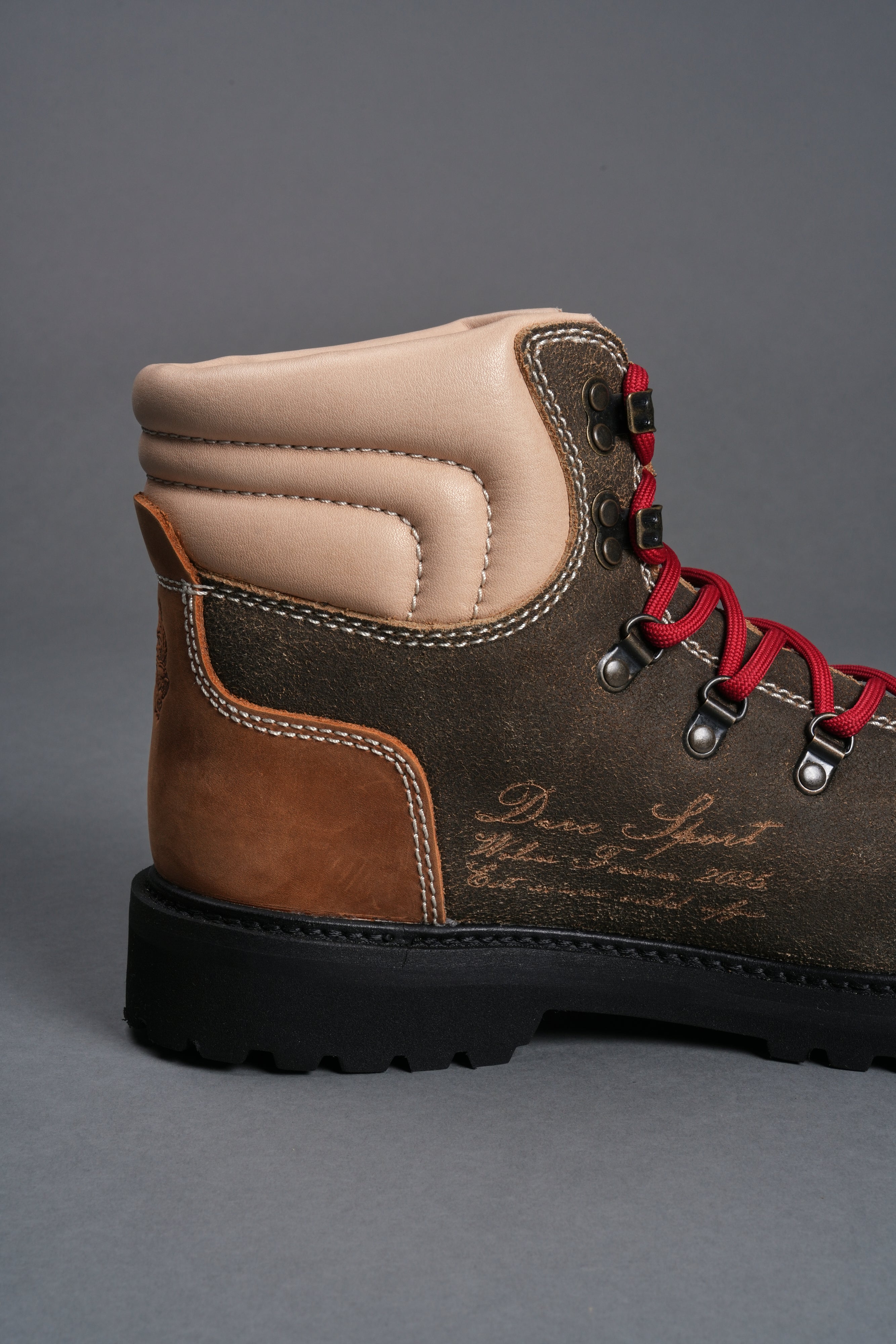 Von Wolf Boots in Brown/Tan — imagem 5
