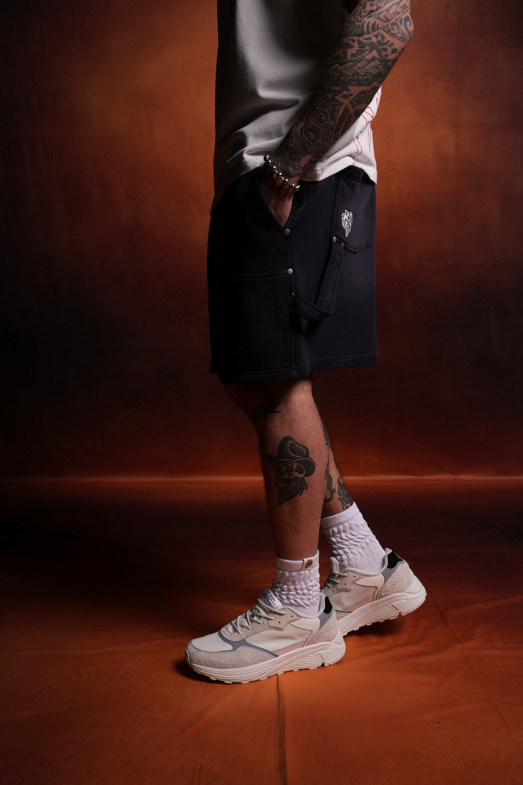 NFGU Forever Rivet Fleece Shorts in Nightshade Sun Fade — imagem 8