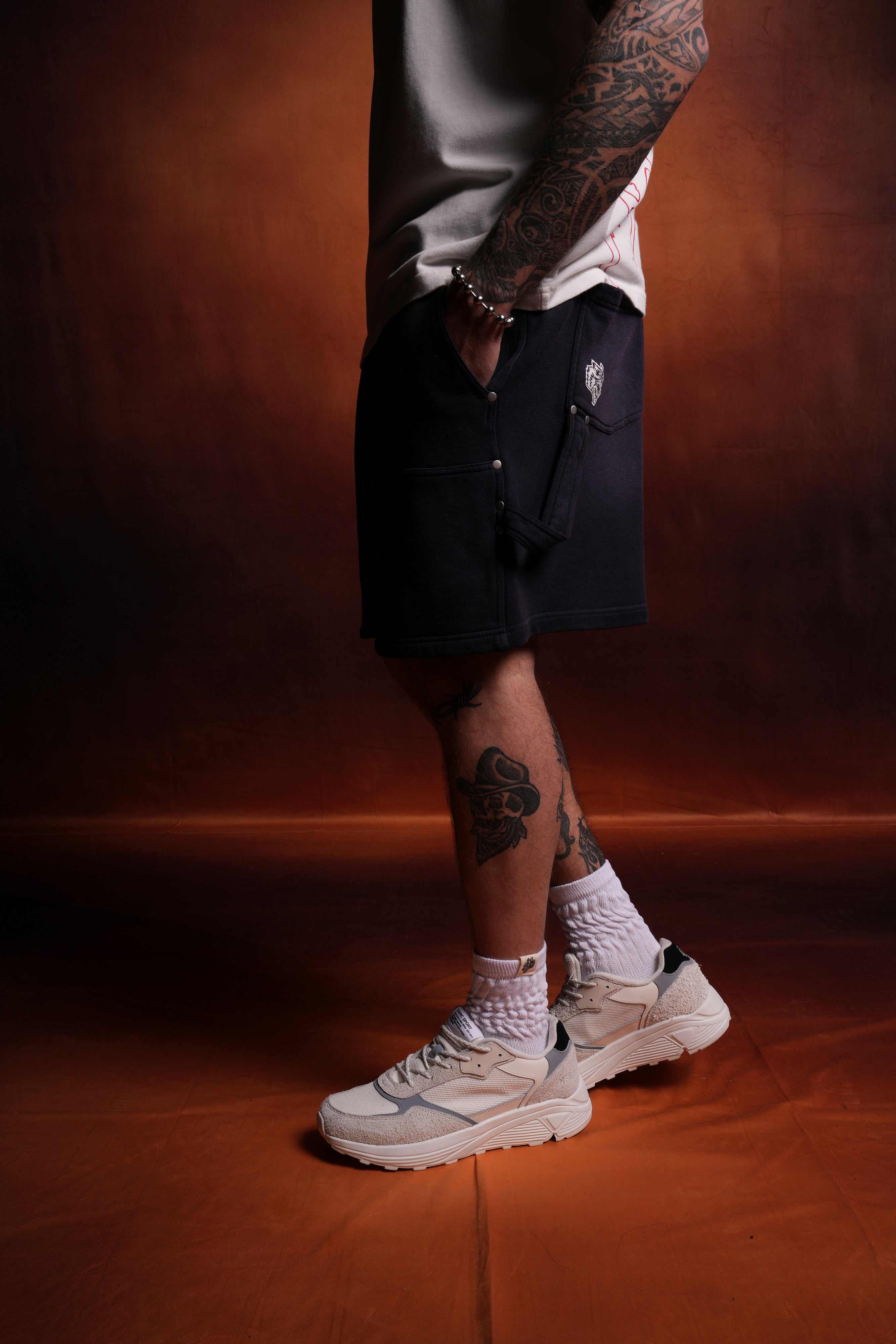 NFGU Forever Rivet Fleece Shorts in Nightshade Sun Fade — imagem 8