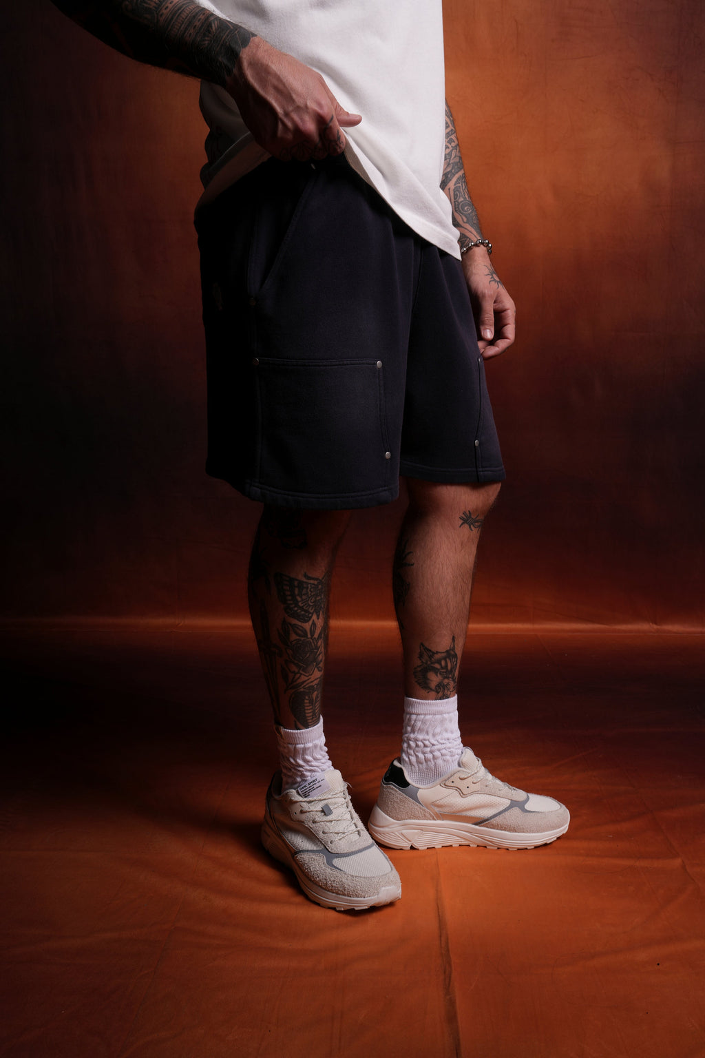 NFGU Forever Rivet Fleece Shorts in Nightshade Sun Fade — imagem 9