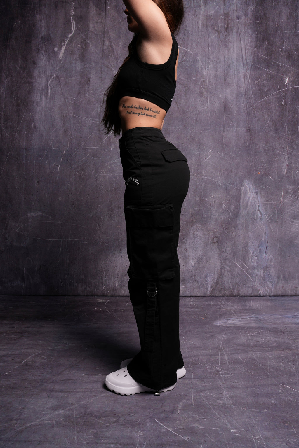 Wolf Chopper She Parachute Pants in Black — imagem 2