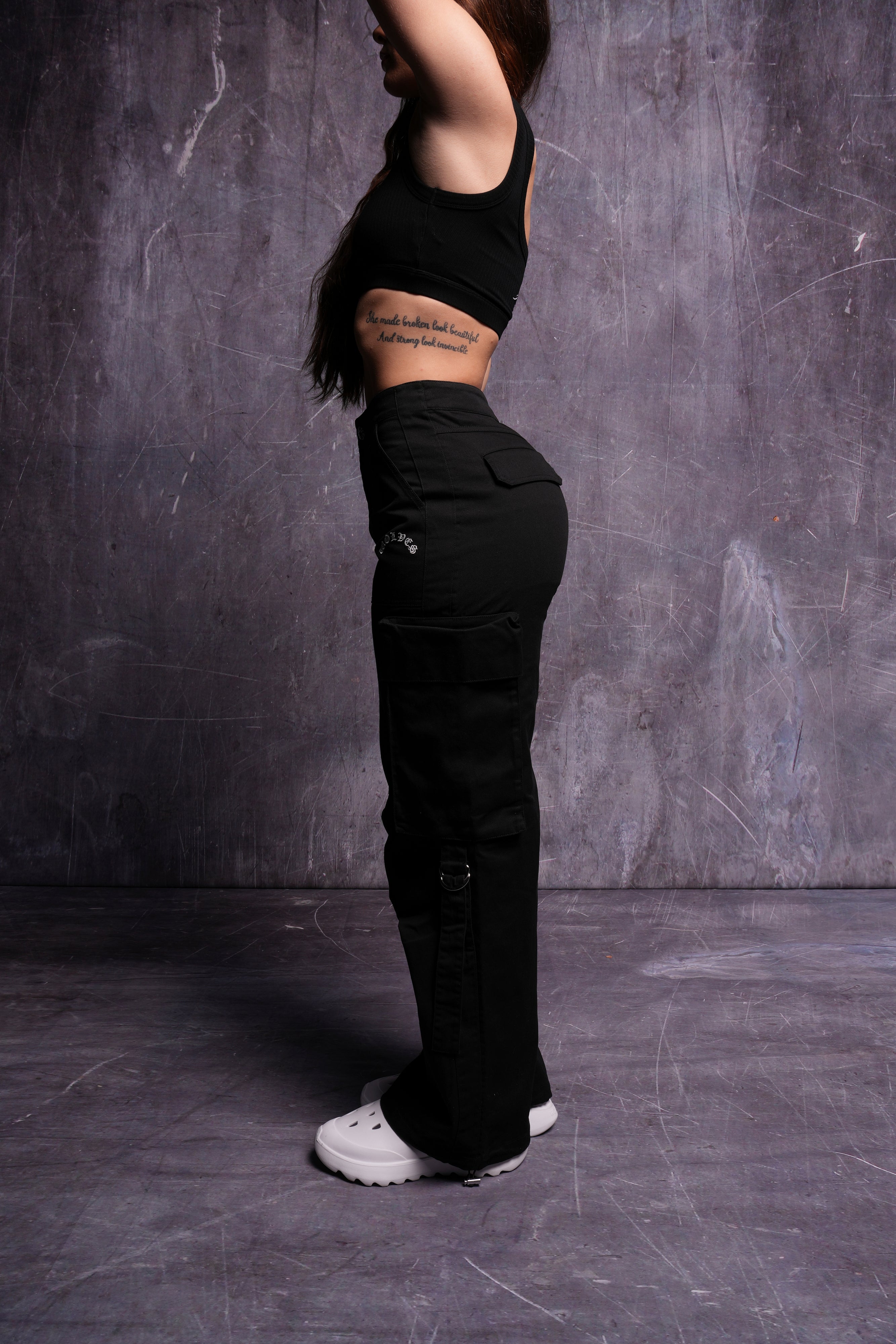 Wolf Chopper She Parachute Pants in Black — imagem 2