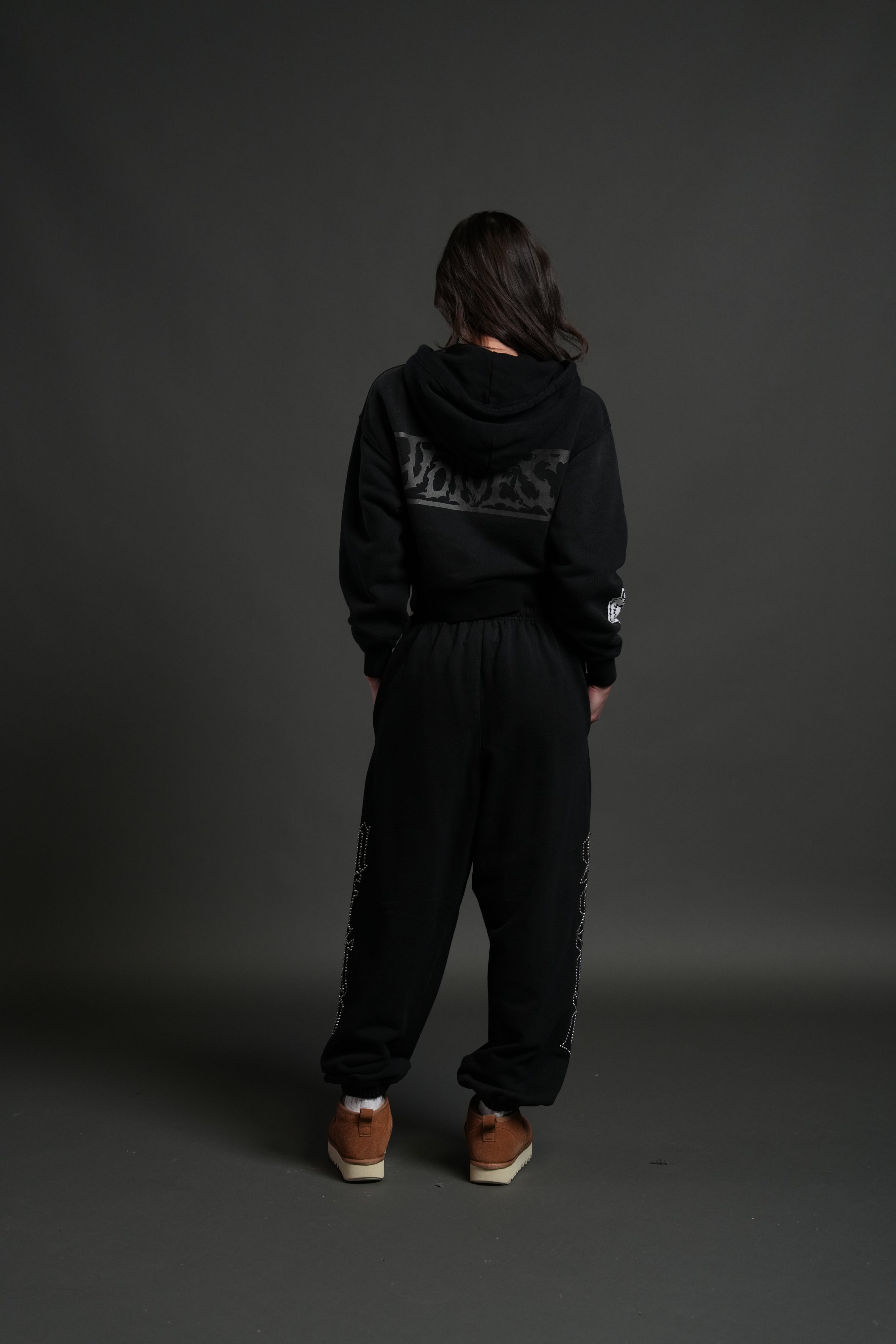 Midnight Wolves "Sage" Cropped Zip Hoodie in Black Drift Wash — imagem 4
