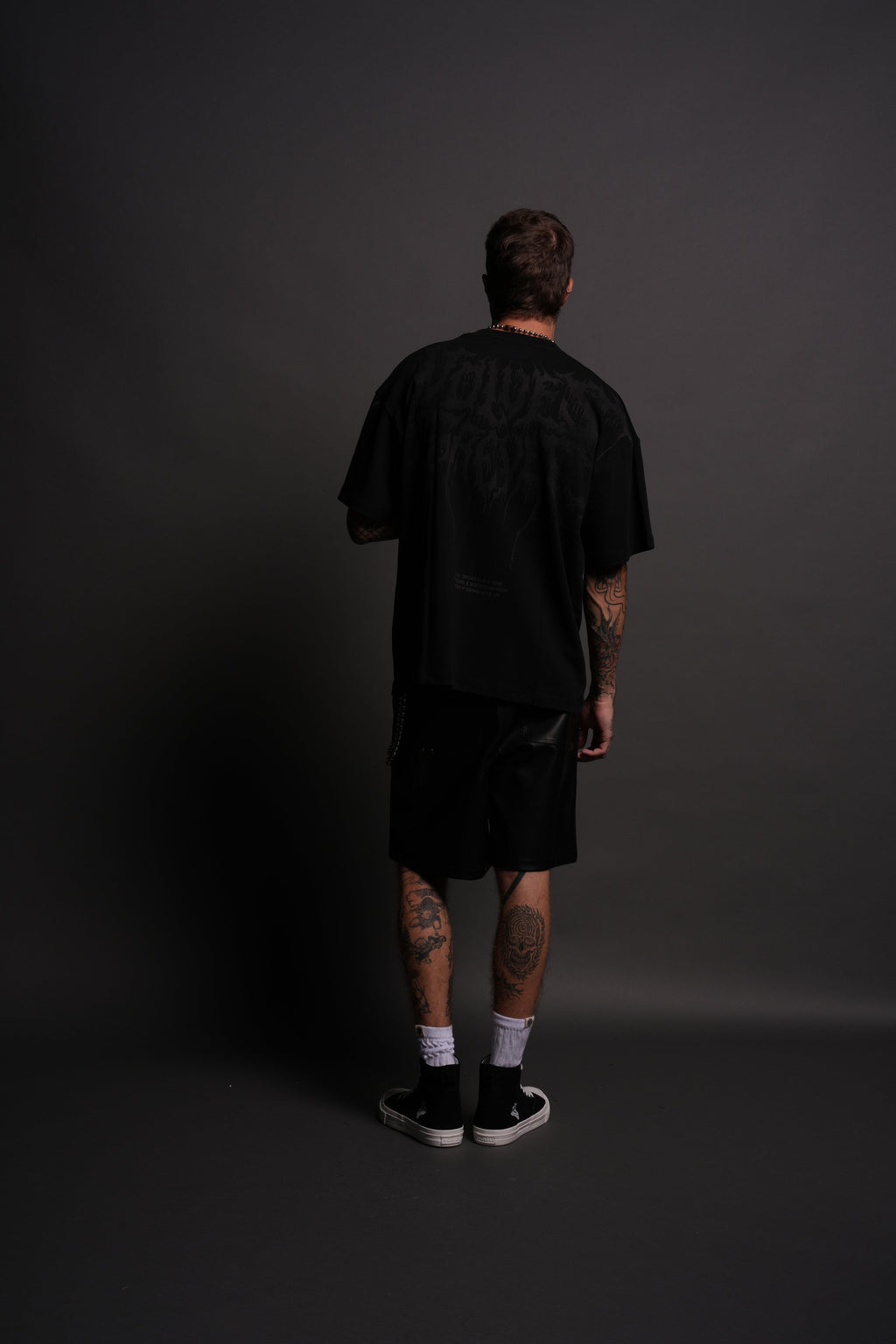 Oni Code "Premium" Tee in Black — imagem 6