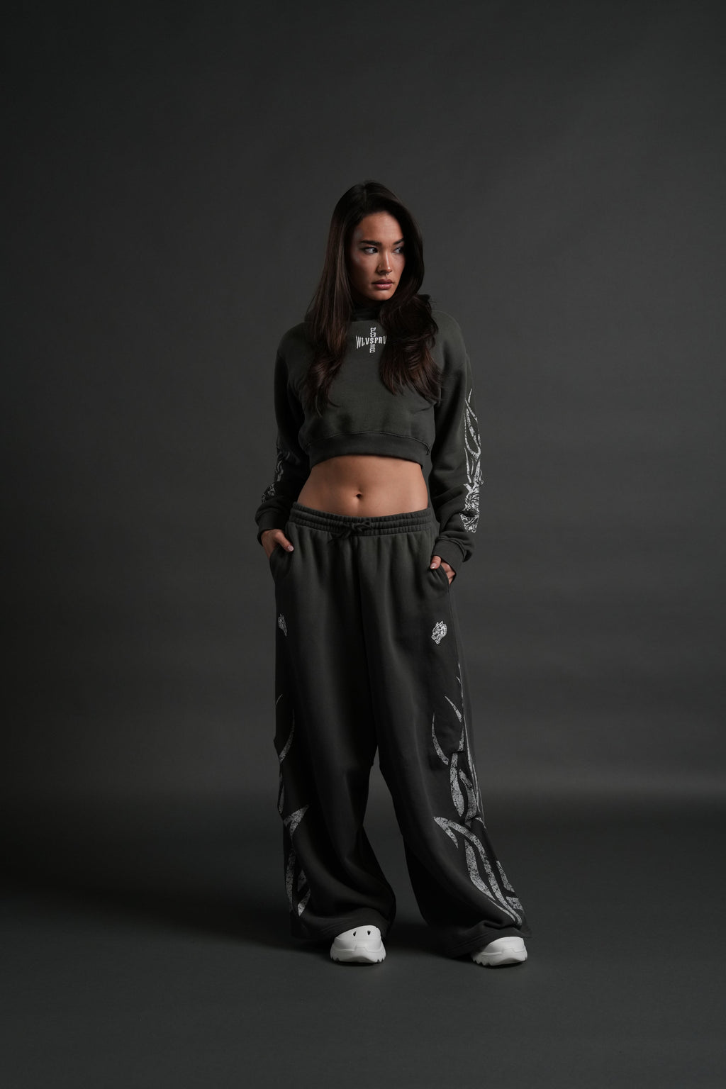 Finite Flame "Rose" She Hoodie in Wolf Gray Drift Wash — imagem 3
