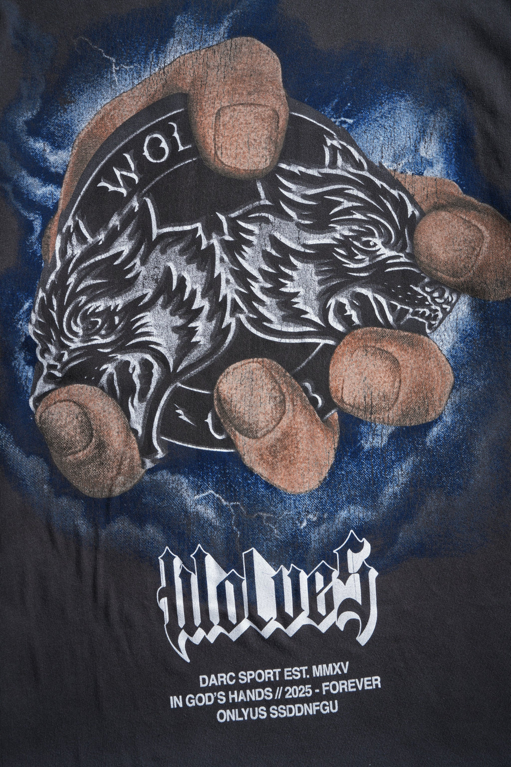 In God's Hands "Premium" Oversized Tee in Wolf Gray Drift Wash — imagem 9
