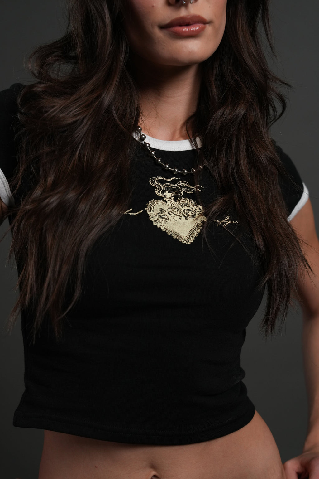 Sacred Flame Ringer "Baby" Tee in Black/White — imagem 3